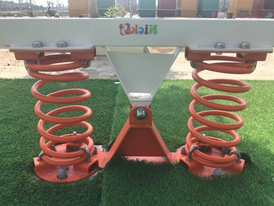 Bập bênh 2 lò xo 4 chổ dài 2 2 4 e1677130726319