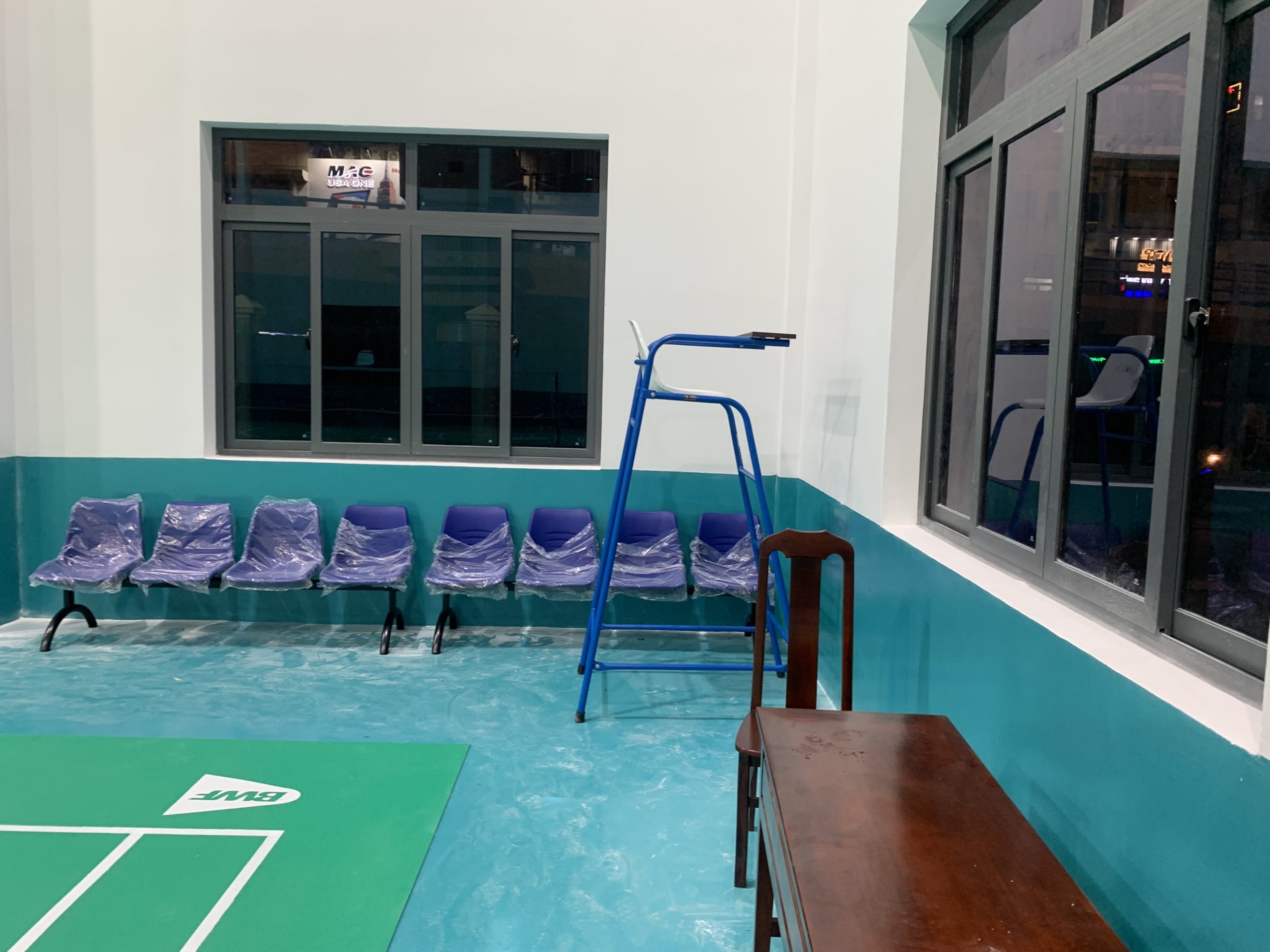 ghe trong tai cau long 1 scaled