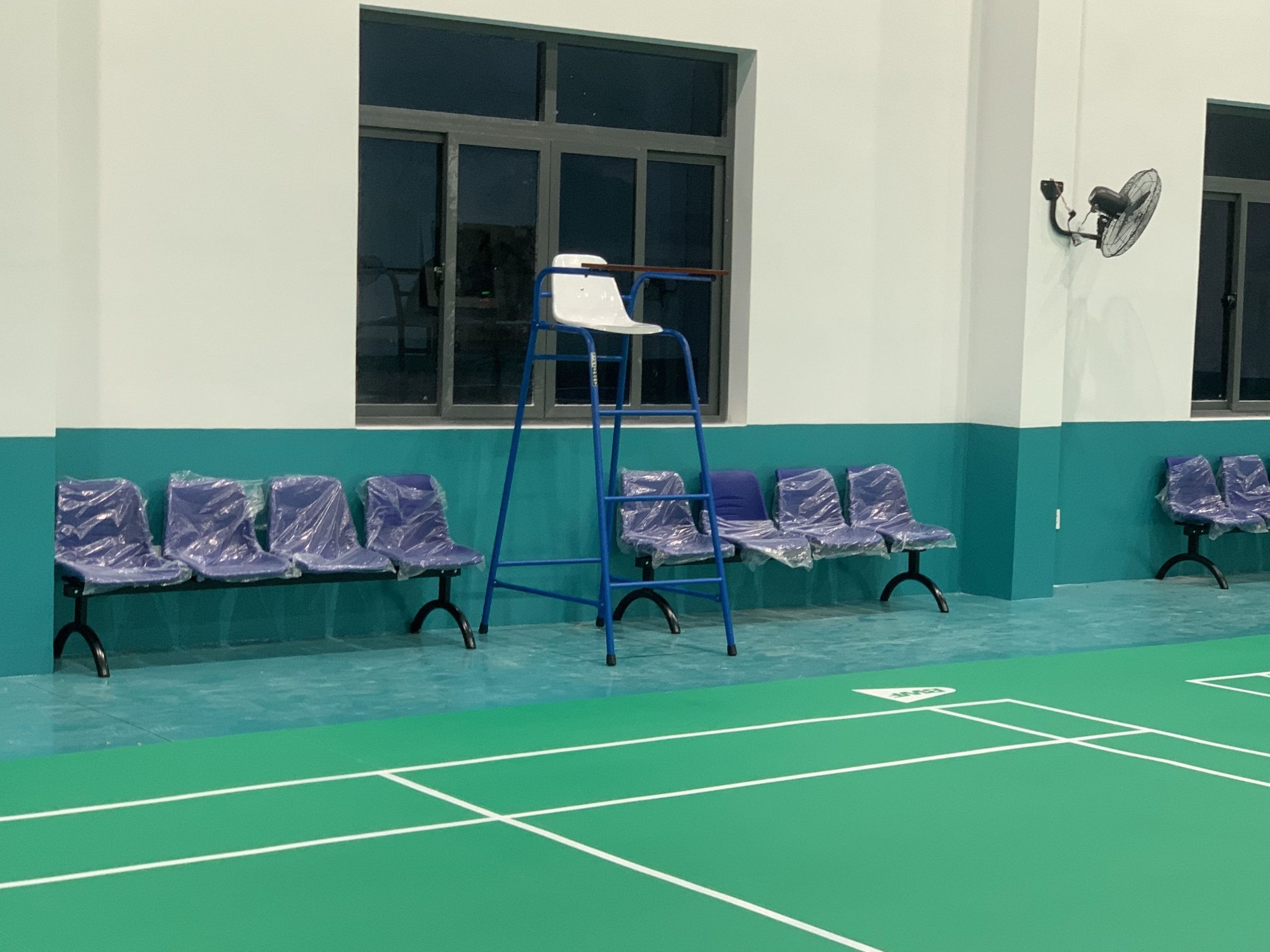 ghe trong tai cau long scaled