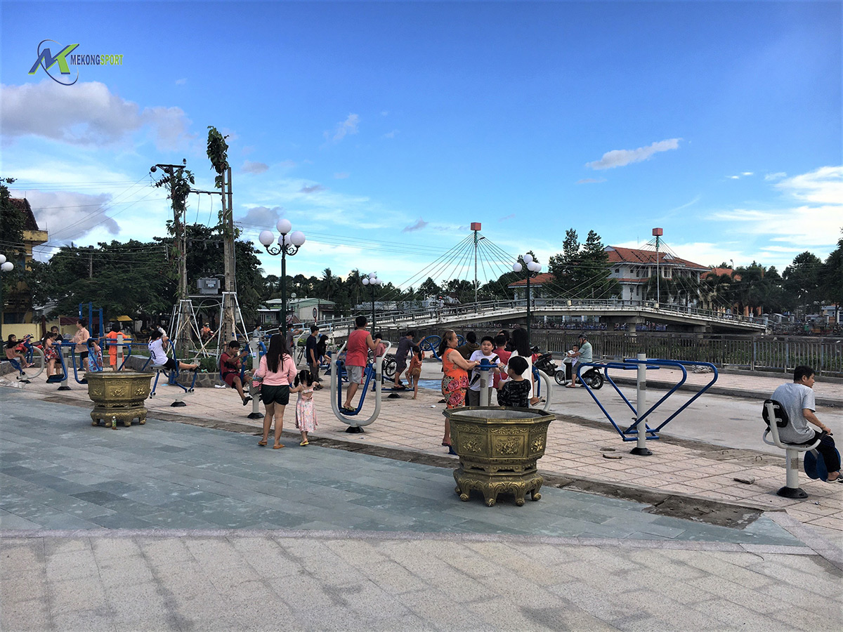 thiet bi tap cong vien soc trang lap dat boi mekongsport 10