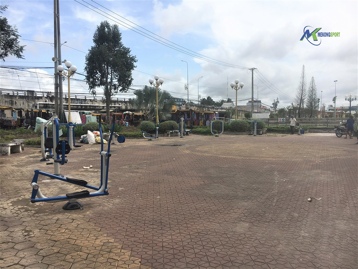 thiet bi tap cong vien soc trang lap dat boi mekongsport 8