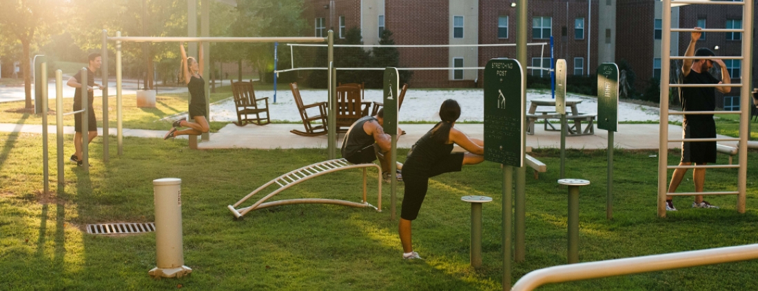 Dụng cụ thể thao ngoài trời có tác dụng gì? Tác động lên nhóm cơ nào? 1 dụng cụ thể thao ngoài trời tác dụng lên nhóm cơ nào