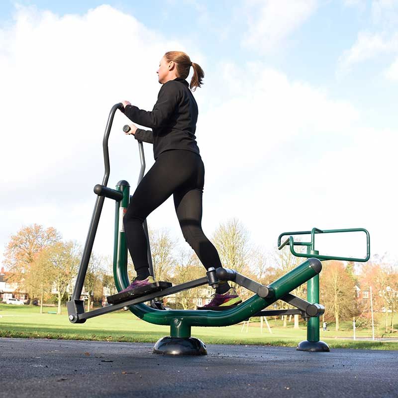 Dụng cụ thể thao ngoài trời có tác dụng gì? Tác động lên nhóm cơ nào? 2 dụng cụ thể dục ngoài trời có tác dụng gì