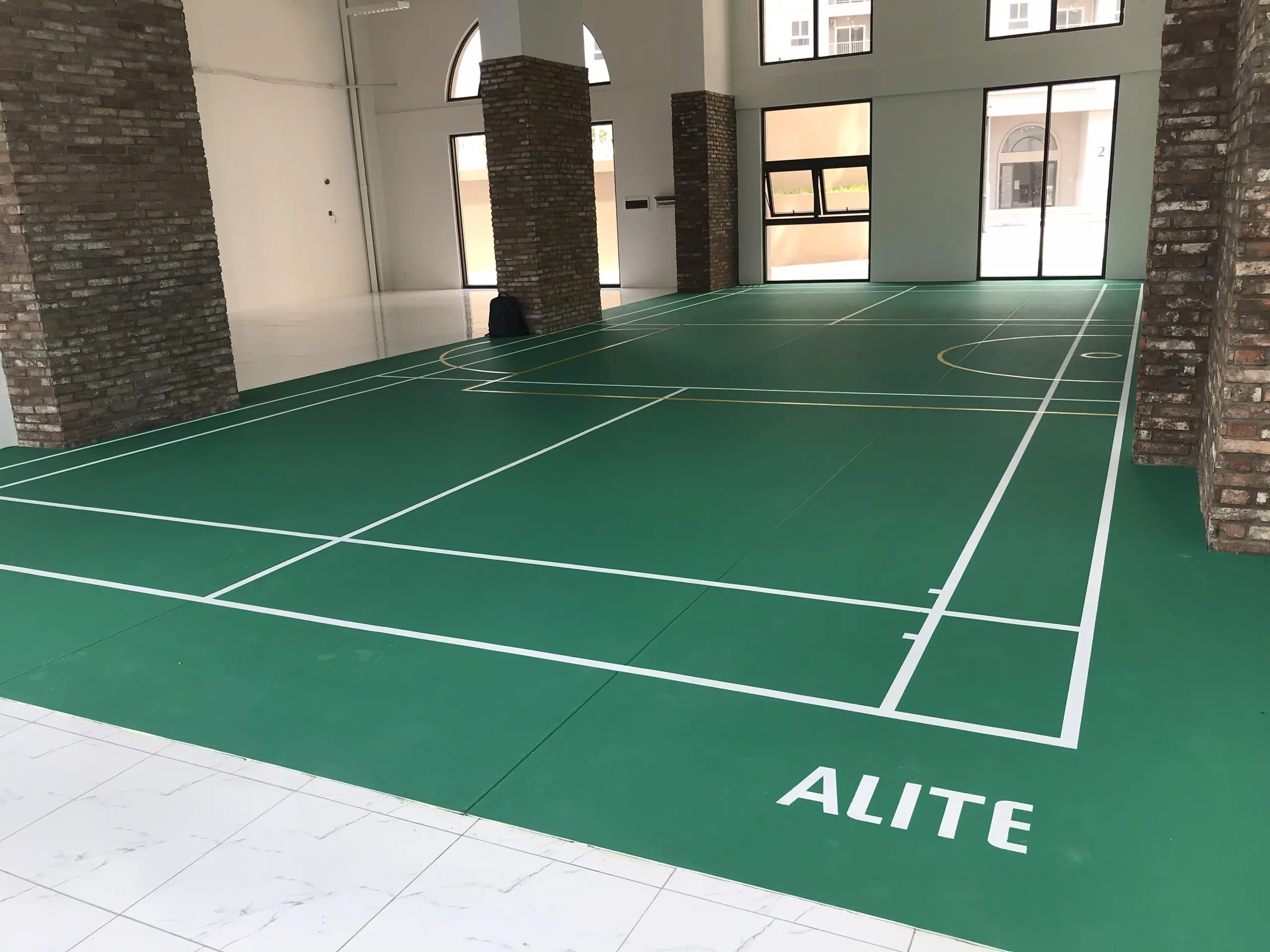 tổng hợp chi phí xây dựng sân cầu lông ngoài trời