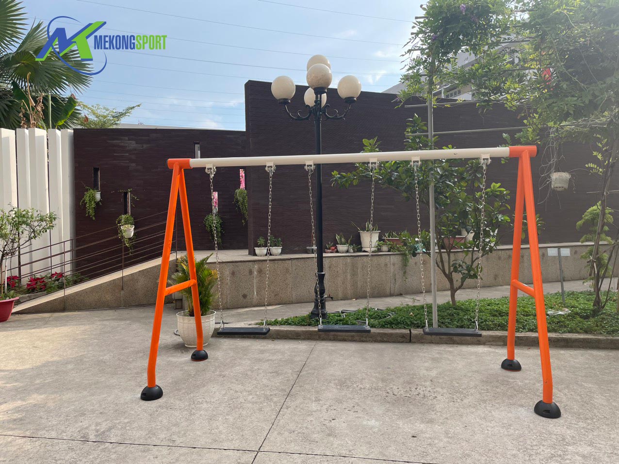 TPHCM: Trường Nguyễn Khuyến trang bị dòng thiết bị tập thể dục cao cấp ngoài trời