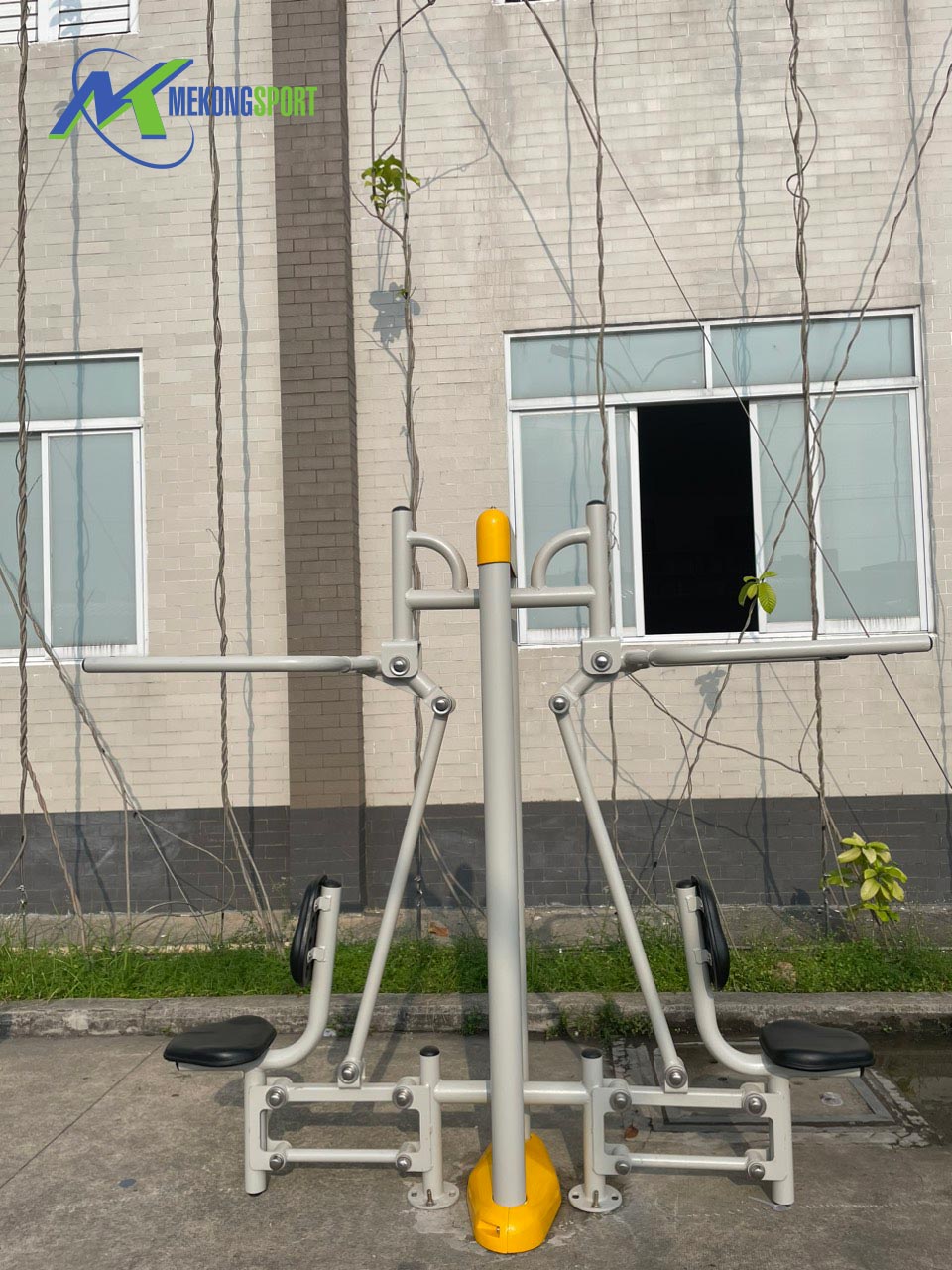 TPHCM: Trường Nguyễn Khuyến trang bị dòng thiết bị tập thể dục cao cấp ngoài trời