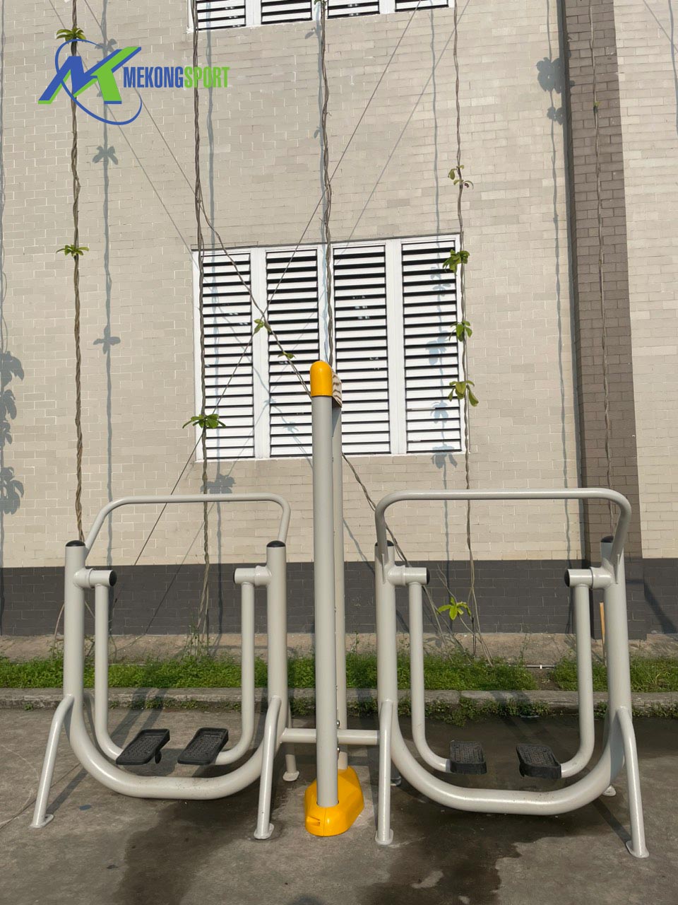 TPHCM: Trường Nguyễn Khuyến trang bị dòng thiết bị tập thể dục cao cấp ngoài trời