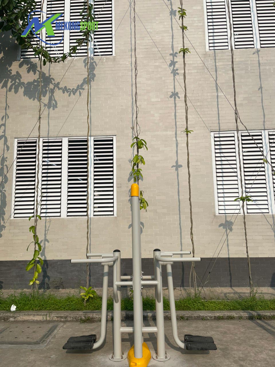 TPHCM: Trường Nguyễn Khuyến trang bị dòng thiết bị tập thể dục cao cấp ngoài trời