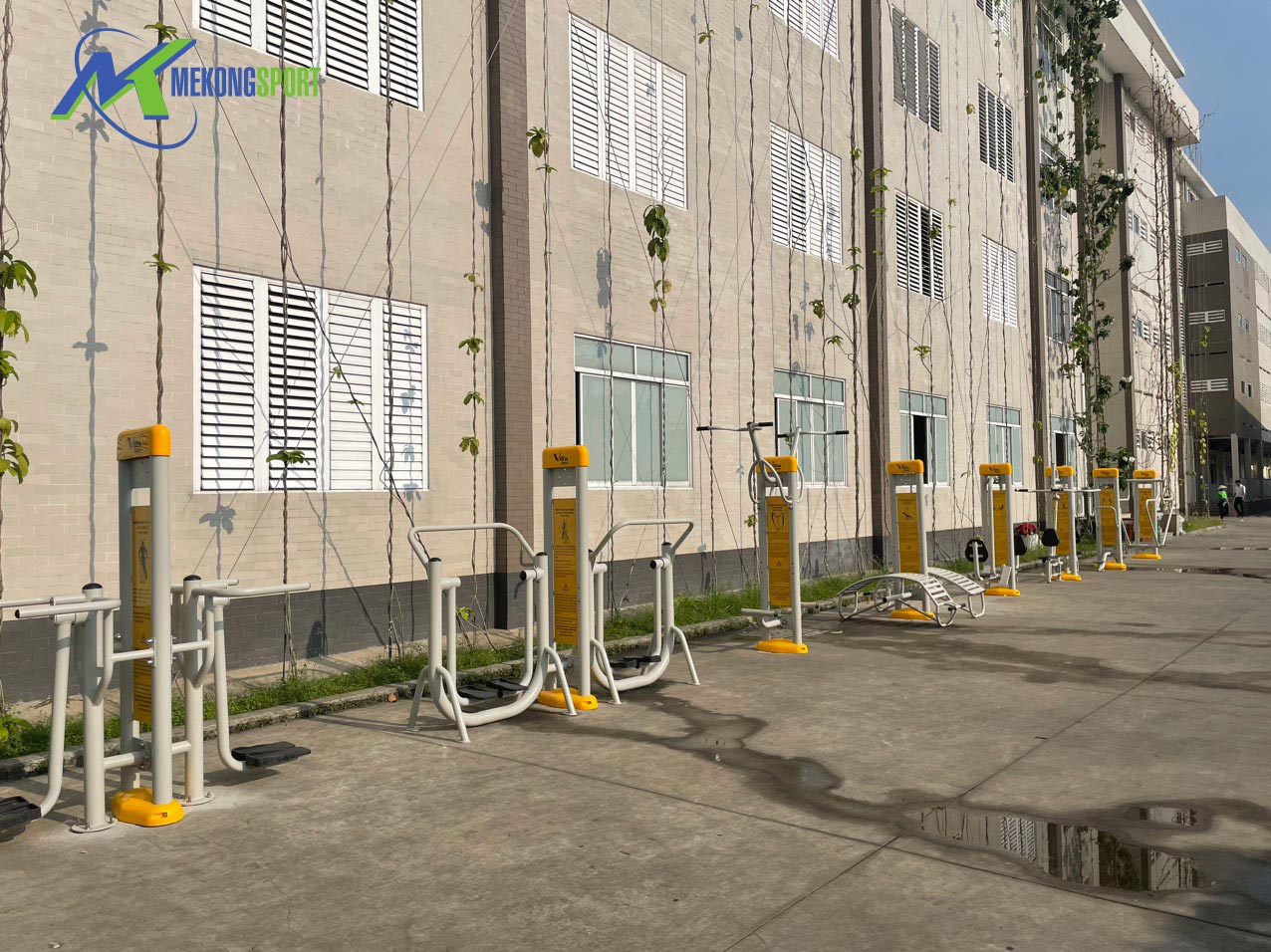 TPHCM: Trường Nguyễn Khuyến trang bị dòng thiết bị tập thể dục cao cấp ngoài trời