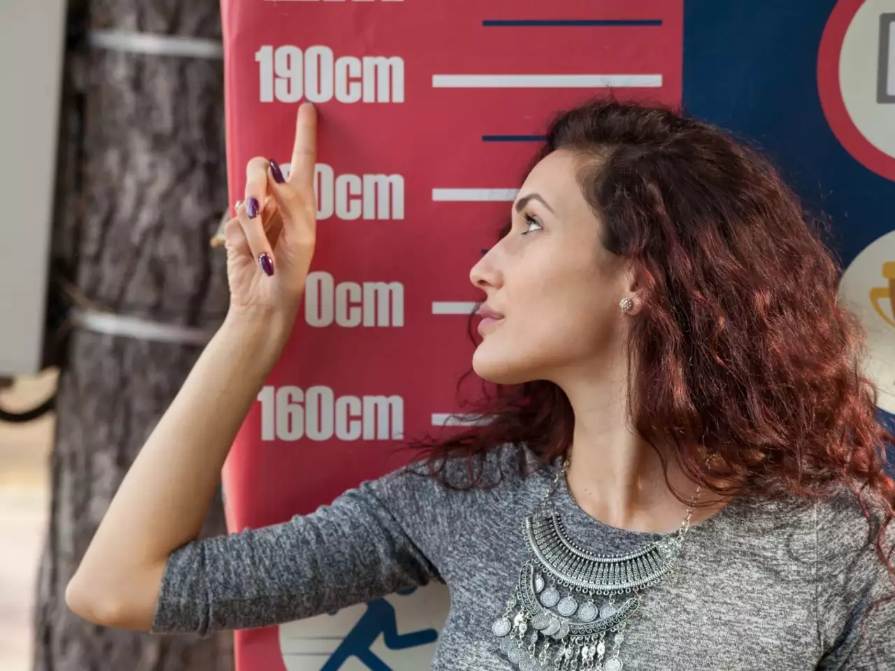 Độ tuổi ngừng phát triển chiều cao ở nữ là bao nhiêu?