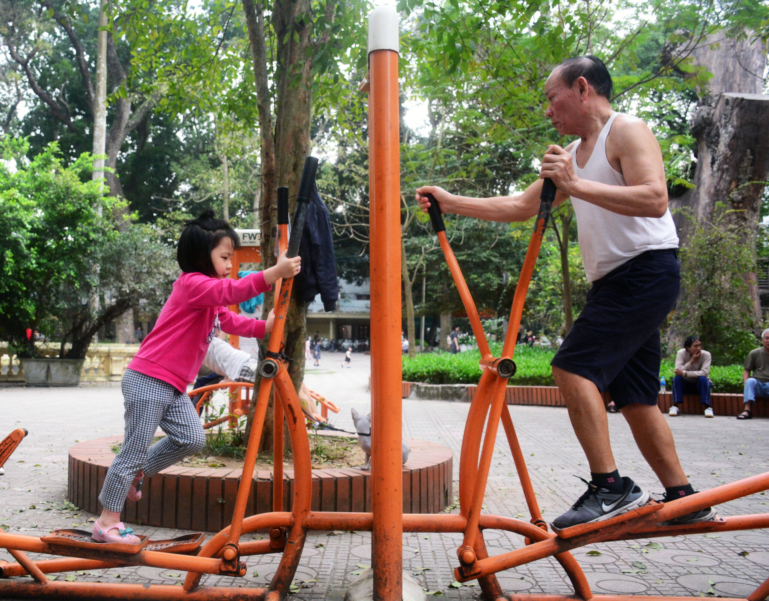 máy tập thể dục ngoài trời có  bền không