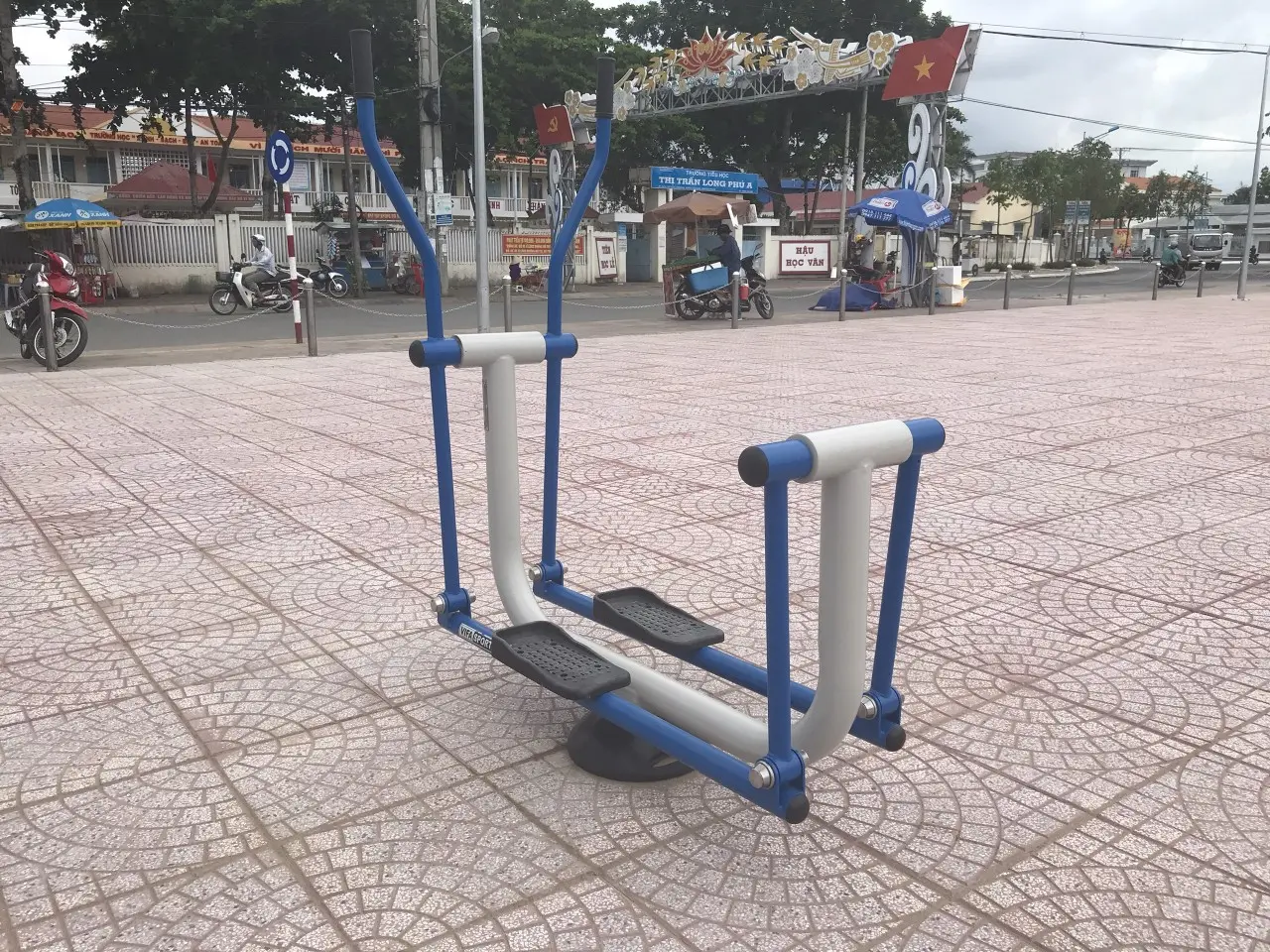 Thiết bị thể dục công viên giúp tập cơ