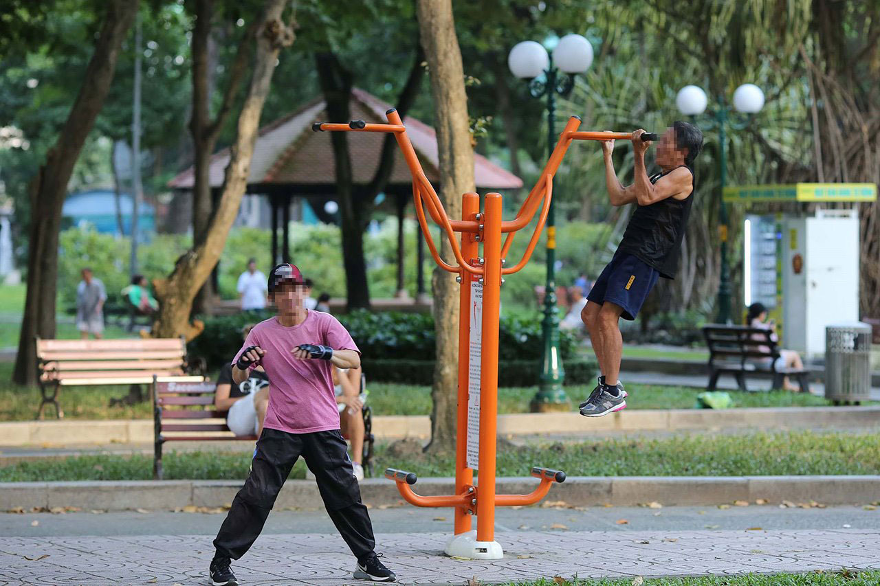 Thứ tự và cách sử dụng dụng cụ thể dục công viên