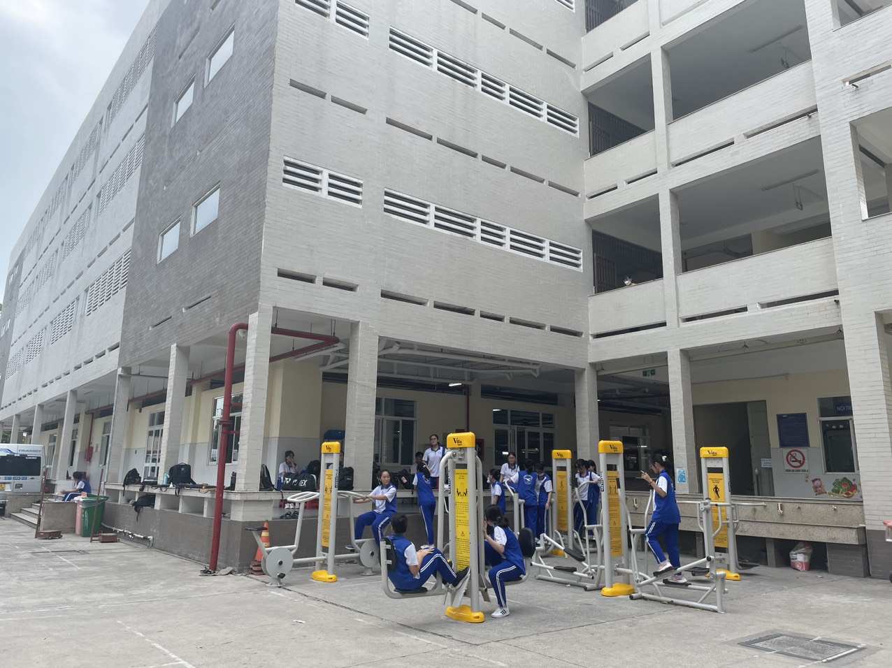 6 tác dụng của máy tập thể dục ngoài trời cho học sinh, sinh viên