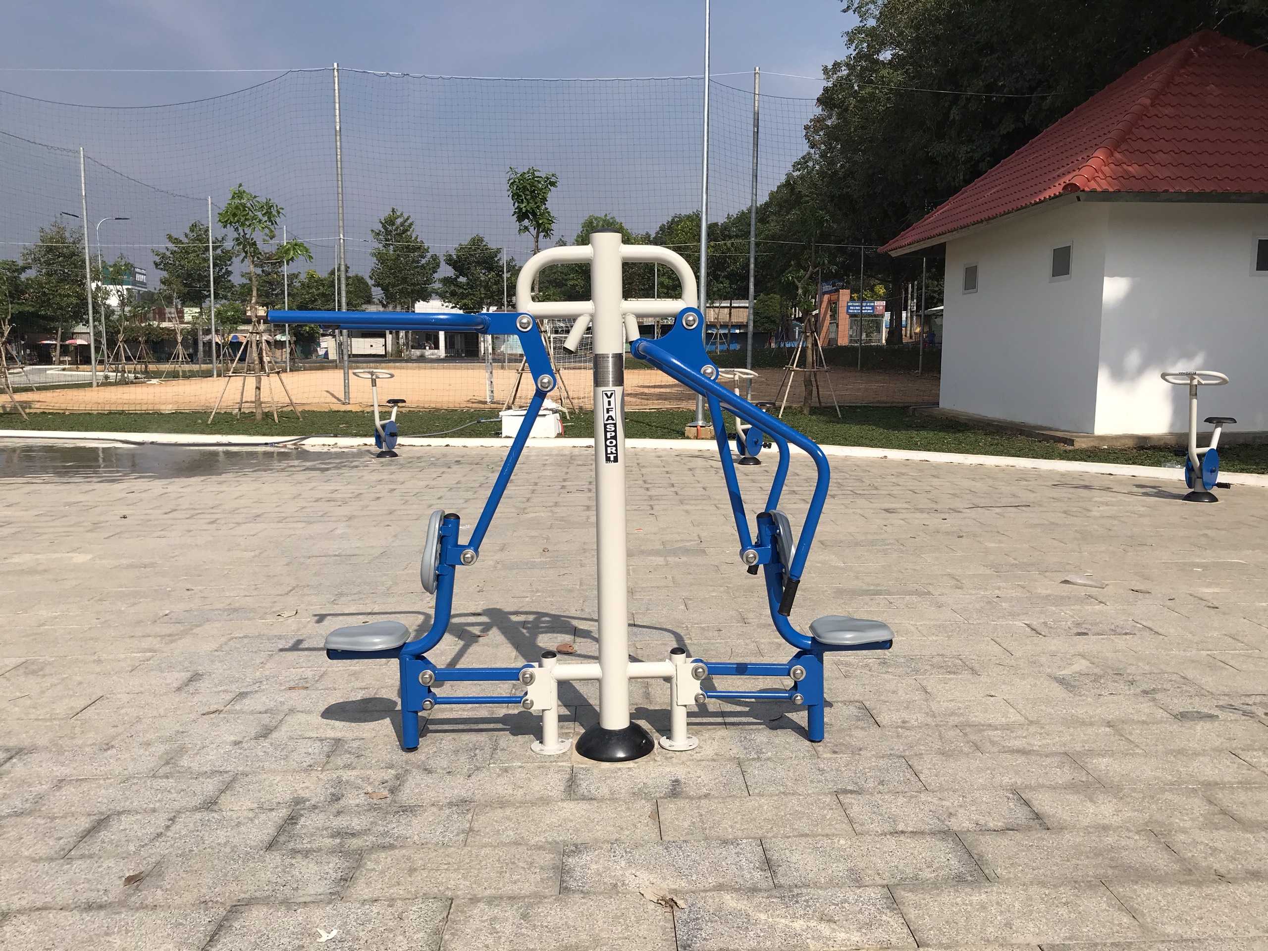 Tác dụng của thiết bị tập thể dục ngoài trời cho dân văn phòng