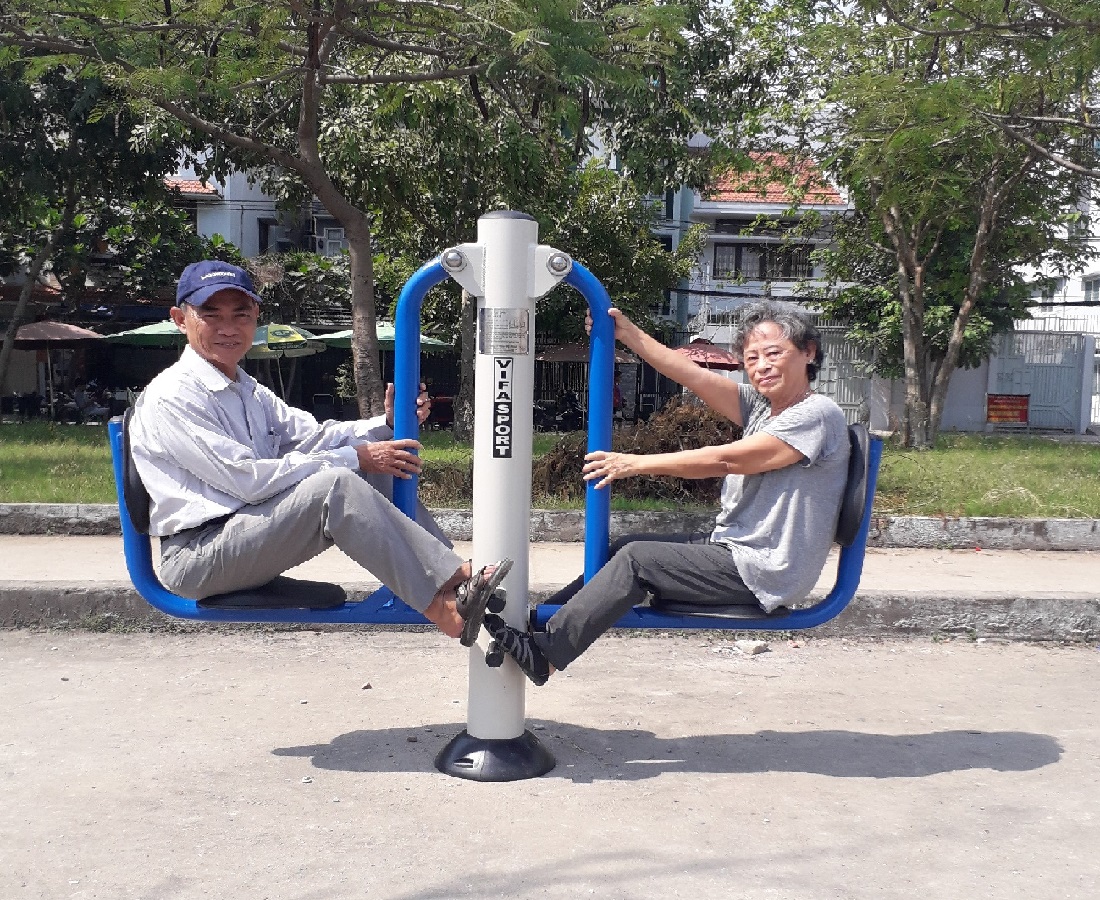 Kinh nghiệm tập luyện với máy tập thể dục công viên