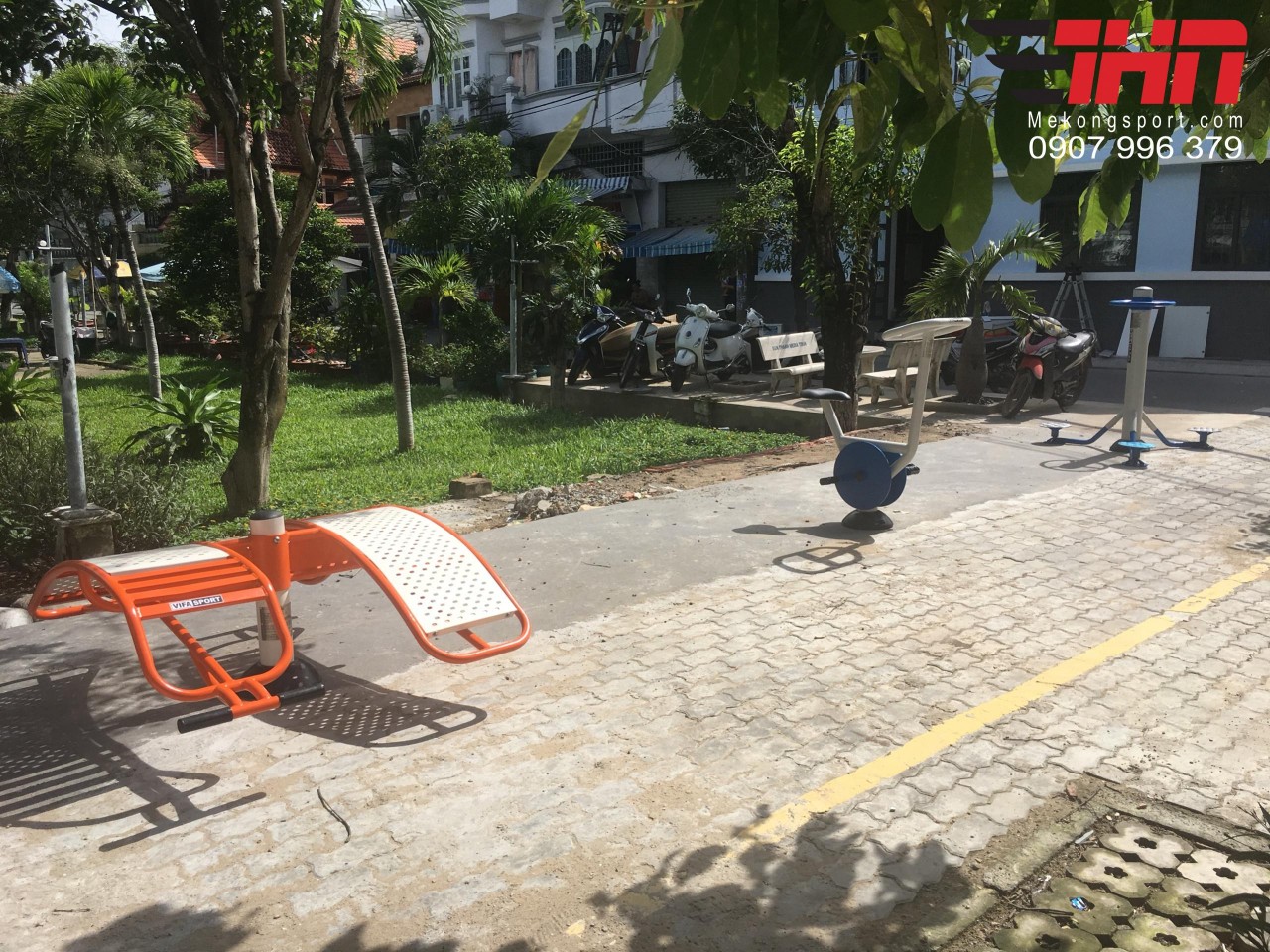 Cách tập dụng cụ tập bụng ngoài trời