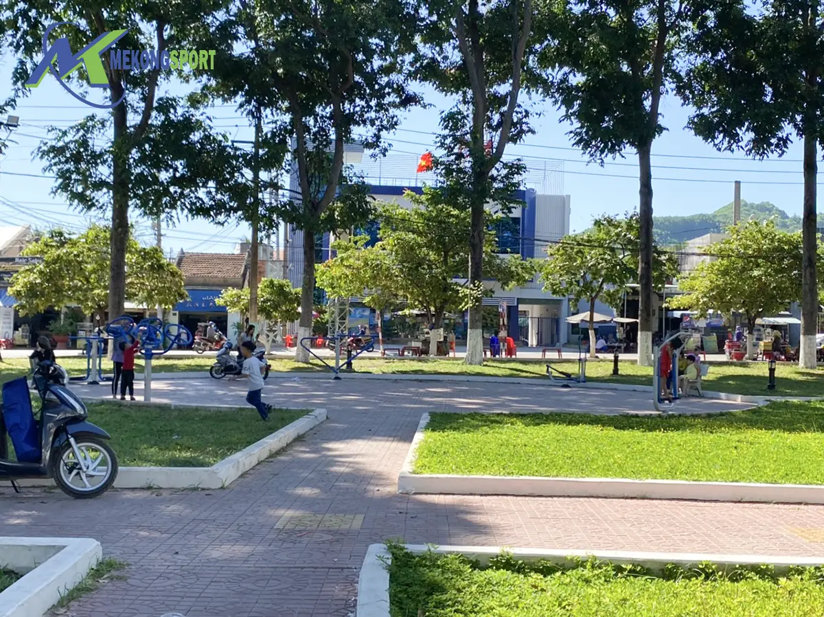 các dụng cụ tập thể dục ở công viên gồm những gì 