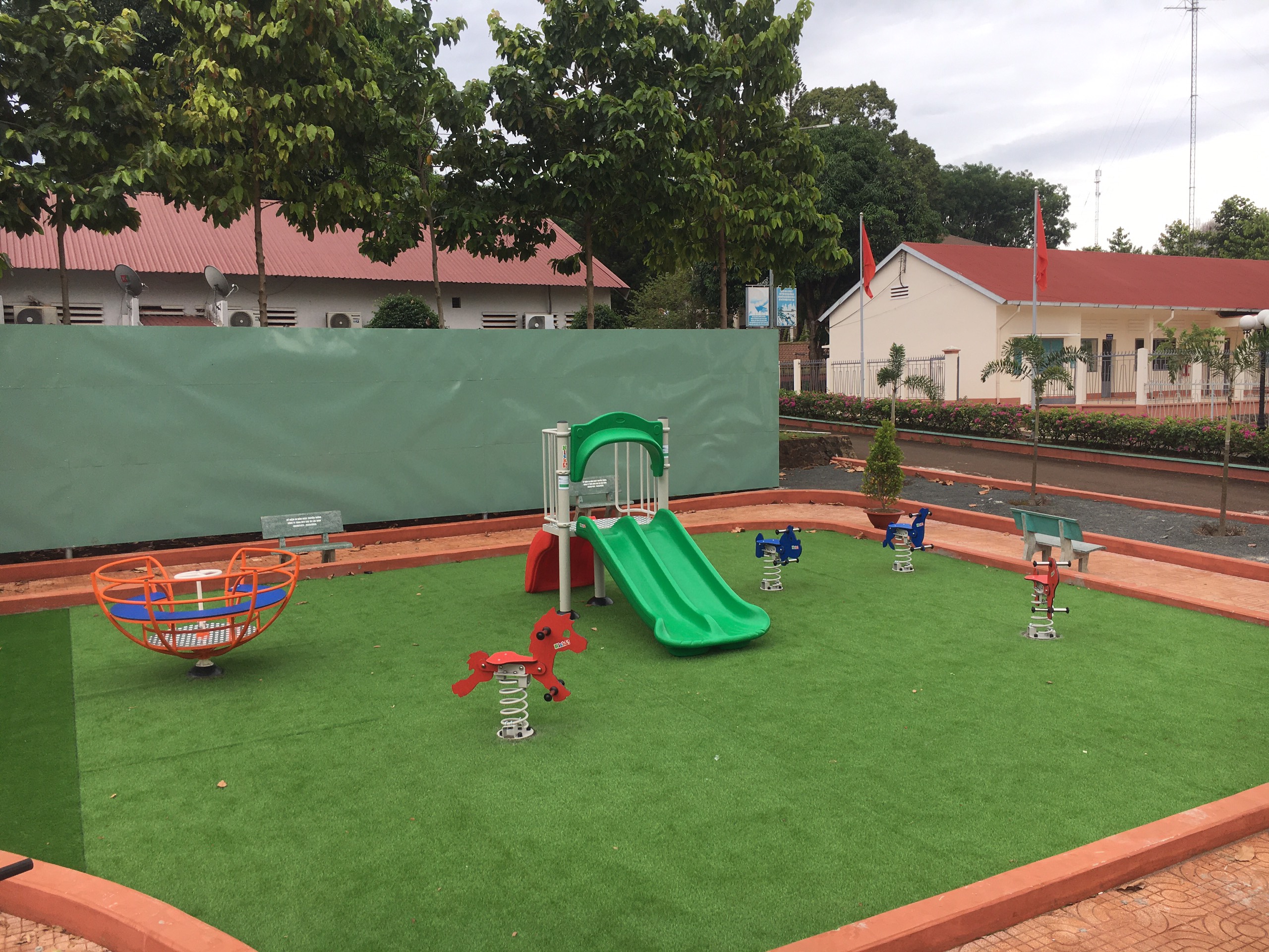 Danh mục đồ chơi ngoài trời mầm non