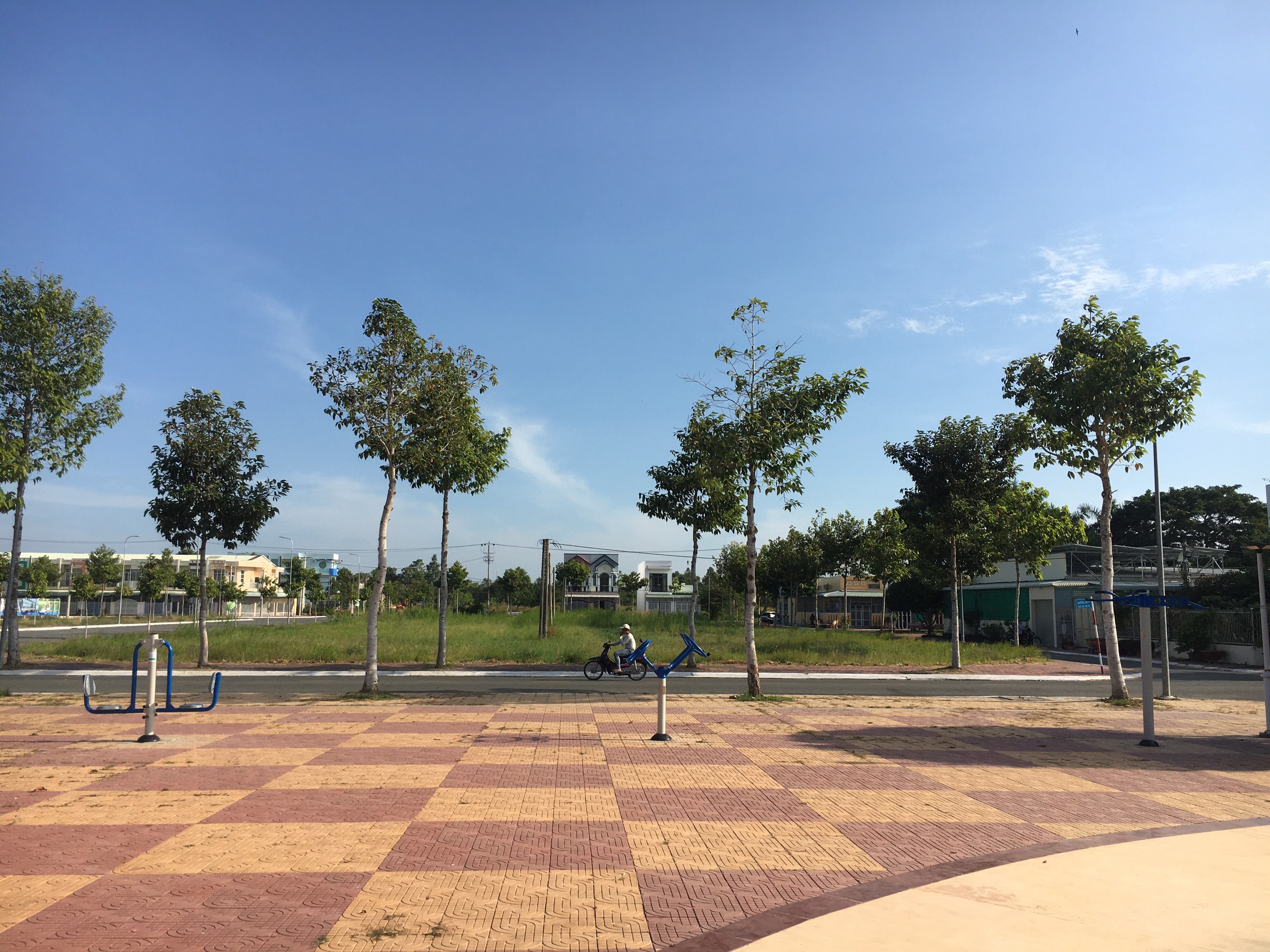 Dụng cụ thể dục công viên 