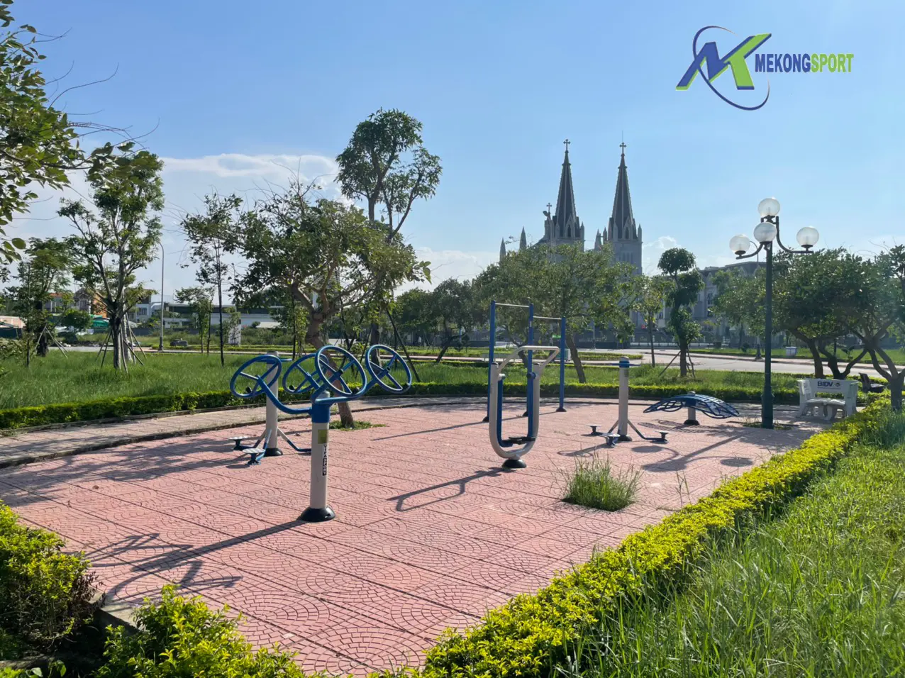 Nên lắp dụng cụ thể dục ngoài trời ở đâu? 2 Nên lắp thiết bị thể dục thể thao ngoài trời ở đâu