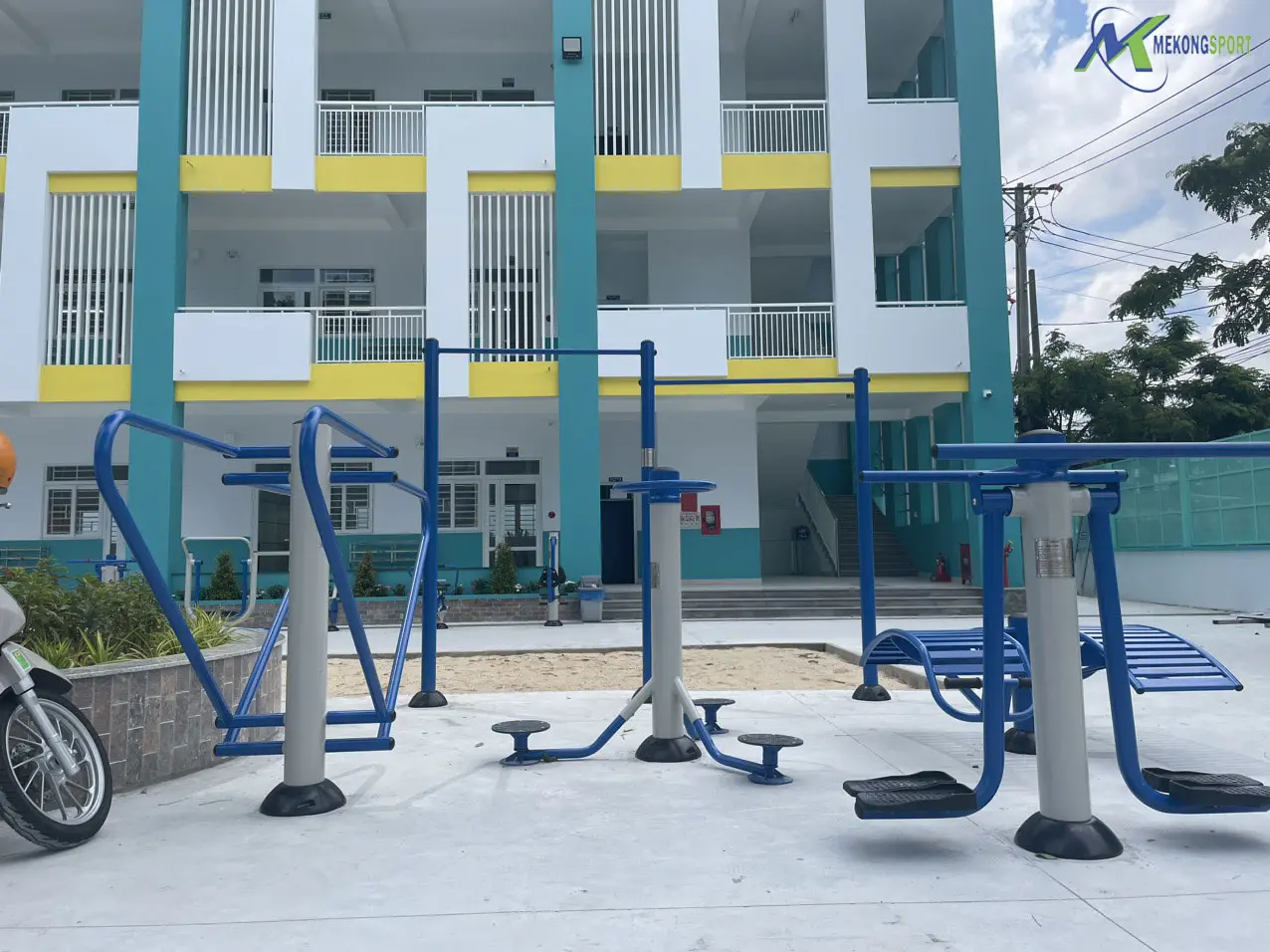 Thiết bị thể dục ngoài trời cao cấp