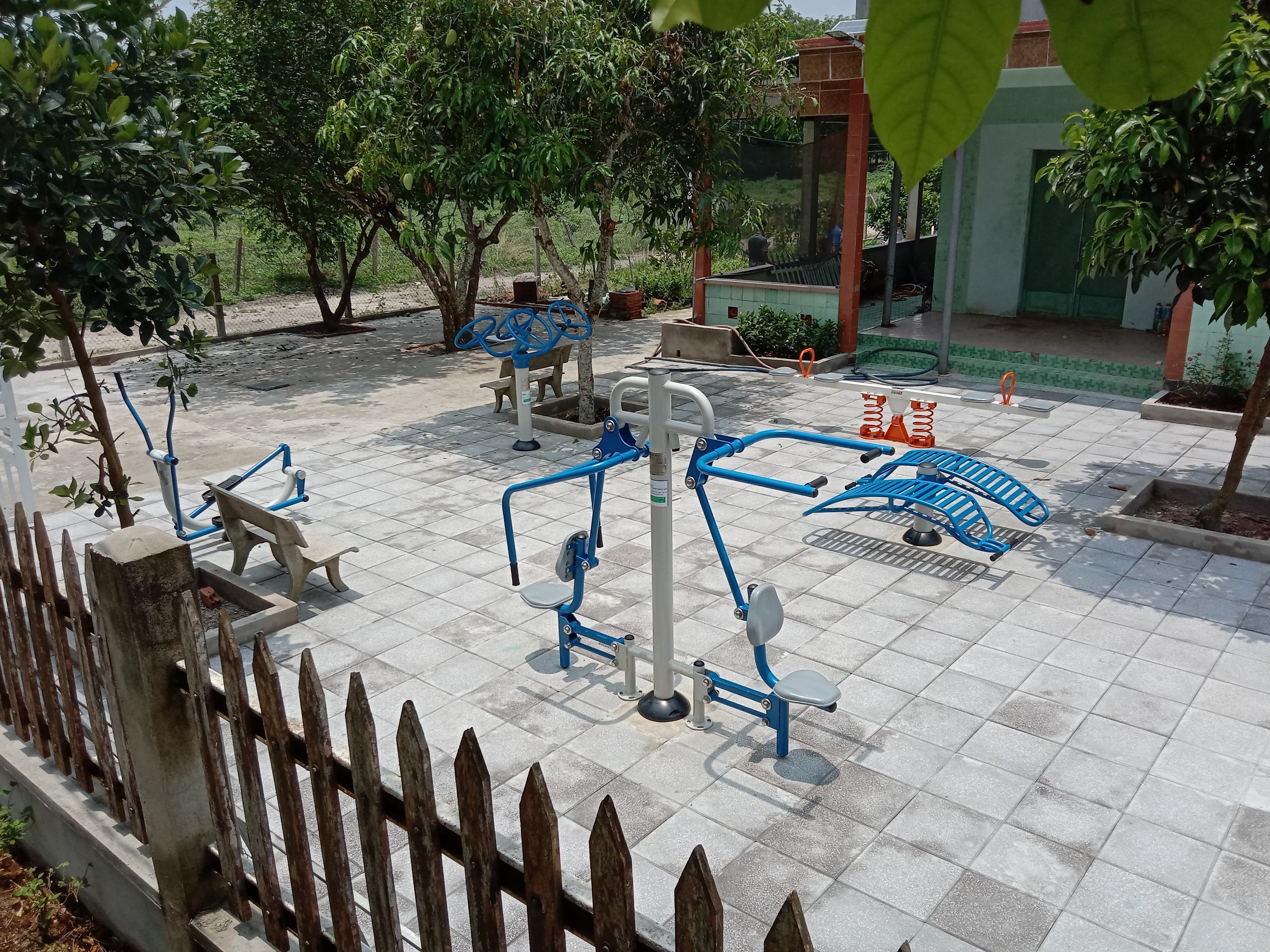 Combo thiết bị thể dục ngoài trời cho sân vườn dưới 20 triệu