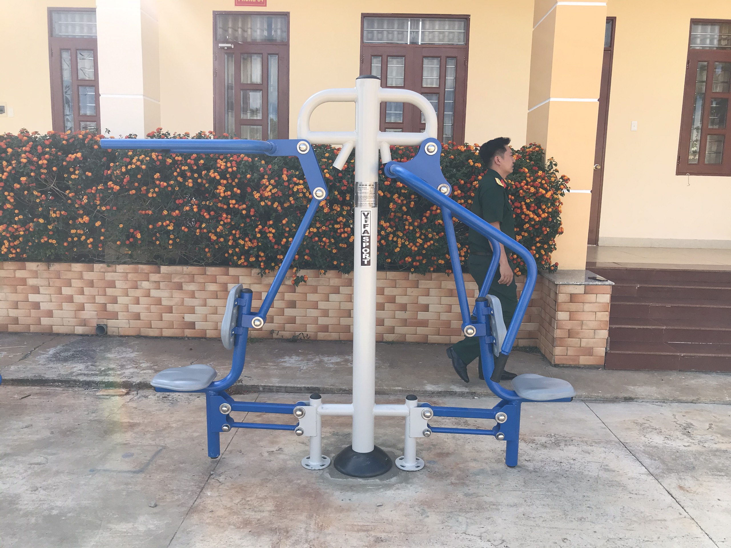 dụng cụ thể thao ngoài trời