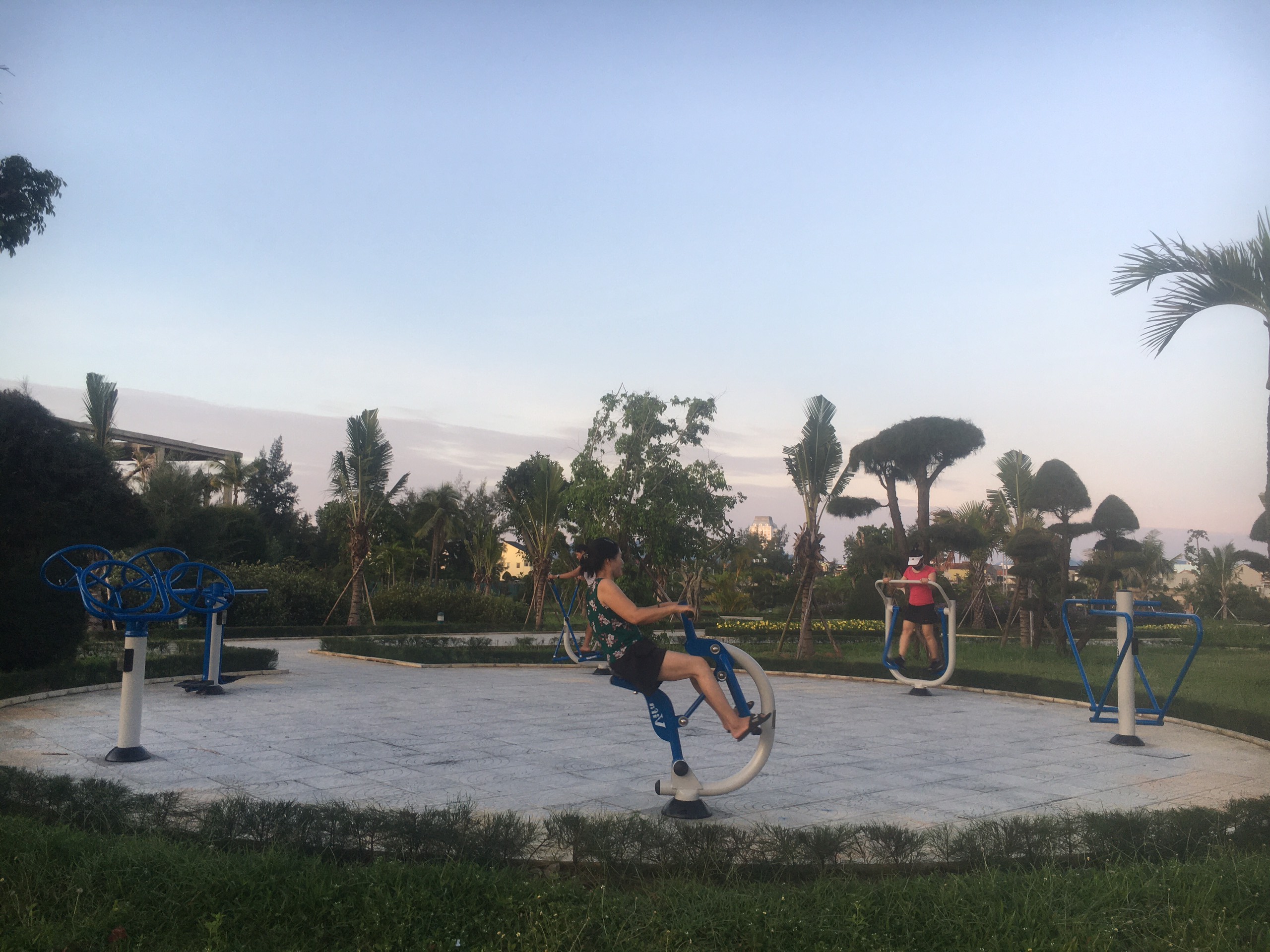 Thiết bị thể dục công cộng