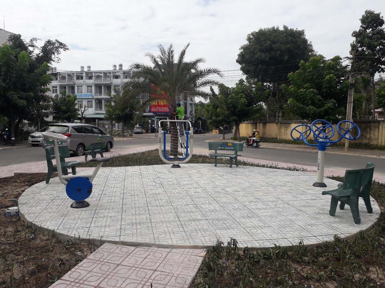 Dự toán chi phí thiết bị thể dục ngoài trời cho không gian công cộng