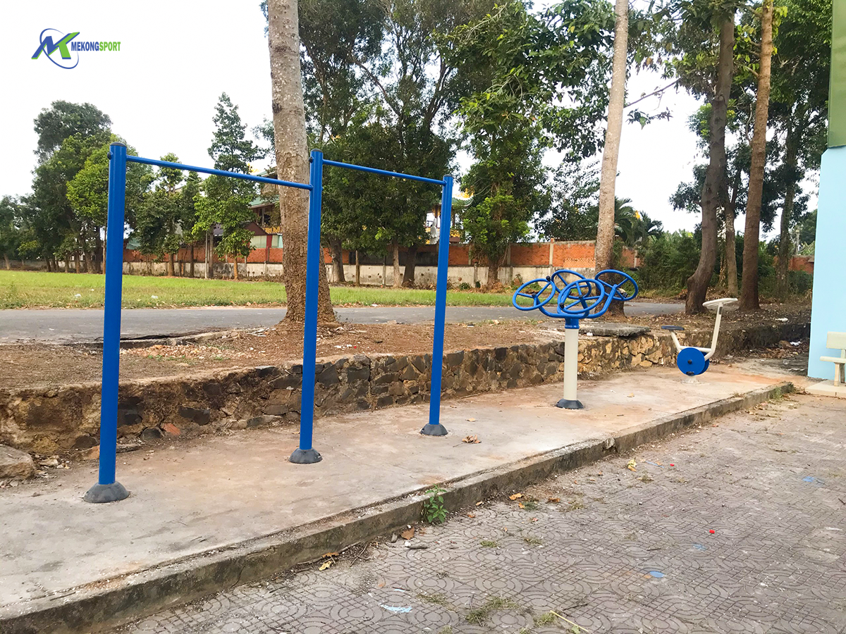 giá thiết bị thể dục quân đội