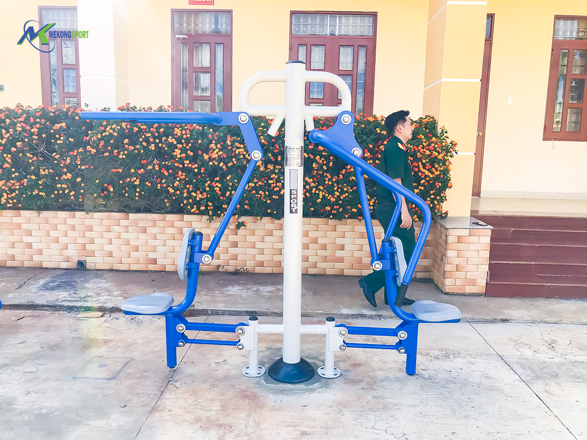 2 nhóm thiết bị tập thể dục ngoài trời quân đội và doanh trại