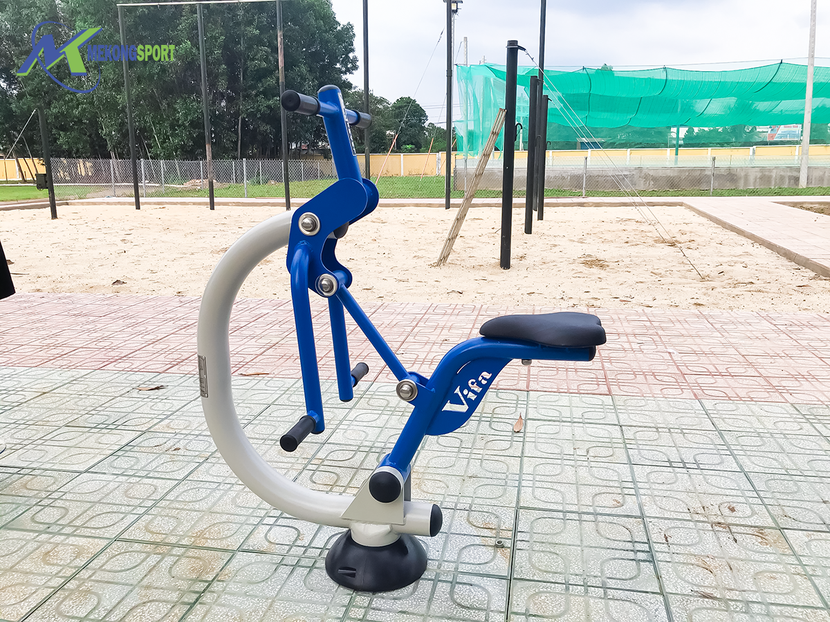 2 nhóm thiết bị tập thể dục ngoài trời quân đội và doanh trại