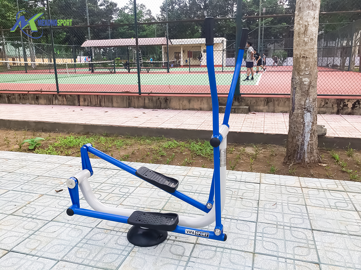 thiết bị thể dục doanh trại