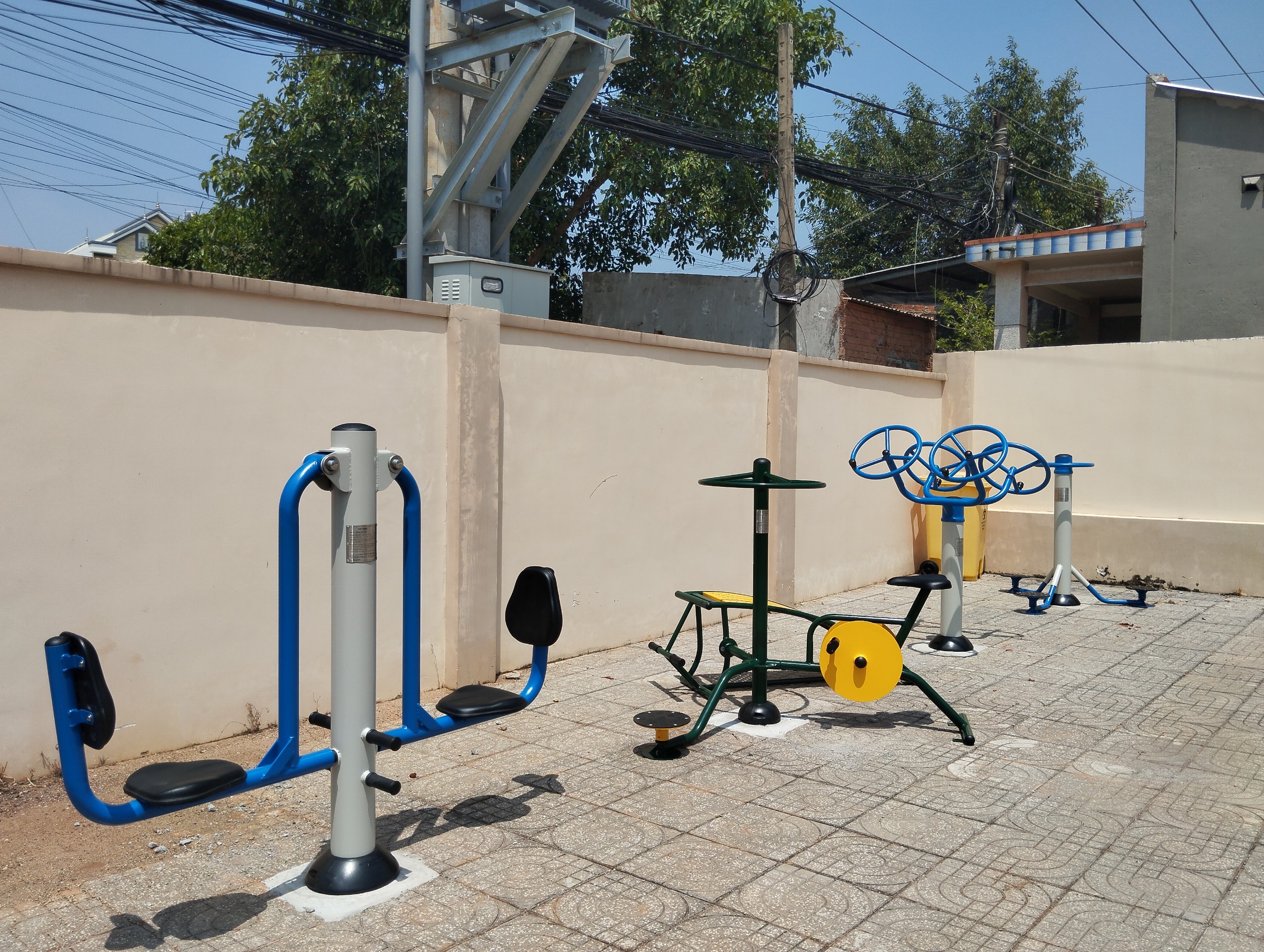 Các mẫu dụng cụ thể thao ngoài trời giá rẻ được lắp nhiều nhất tại nhà văn hóa xã