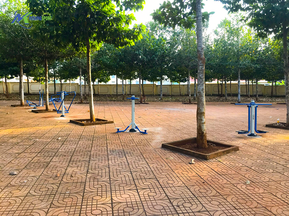 Nên mua các mẫu dụng cụ thể thao ngoài trời nào cho trường học?