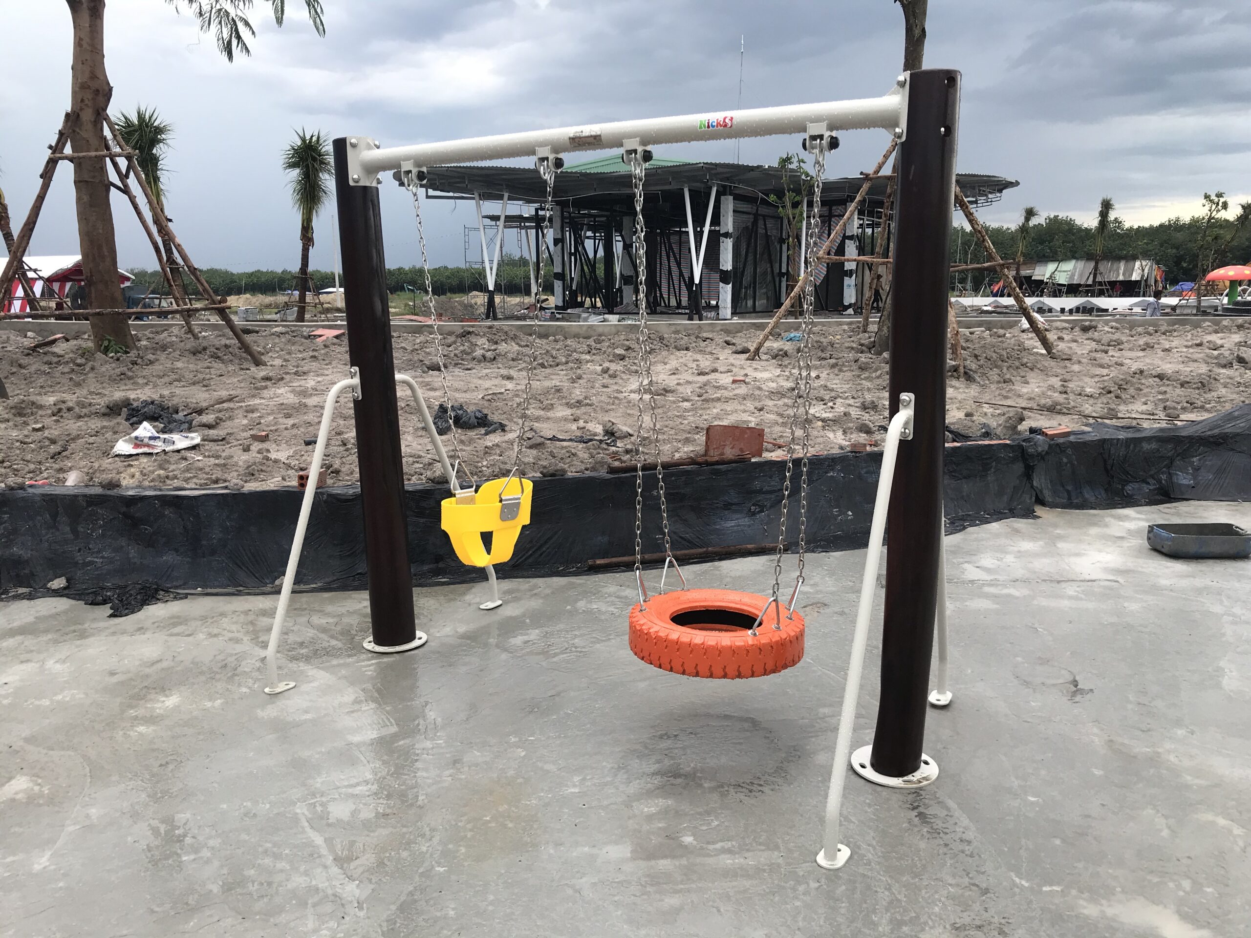 Top 8 bộ dụng cụ khu vui ngoài trời cho trẻ mầm non
