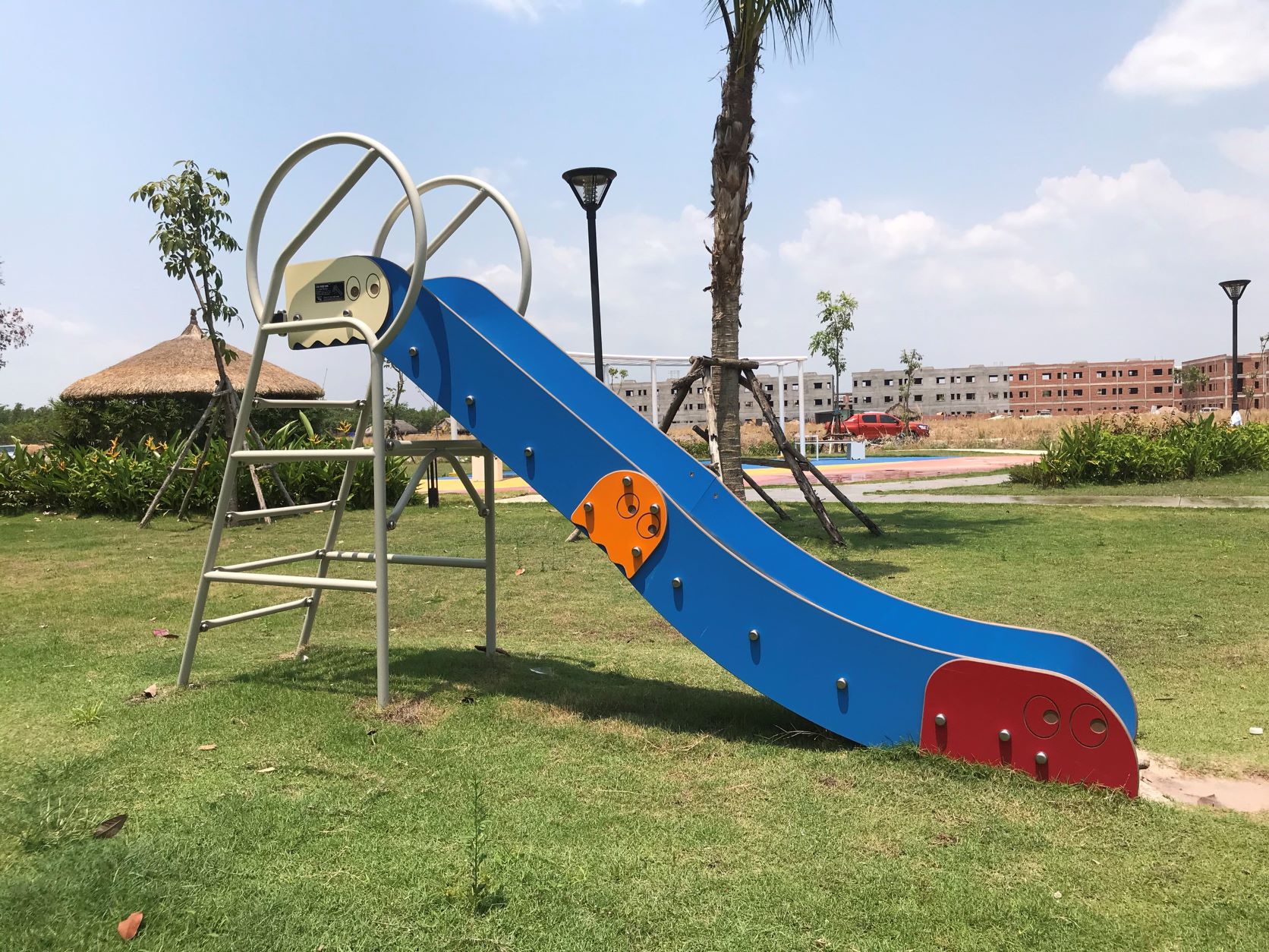 Top 8 mẫu cầu trượt cho khu vui chơi trẻ em ngoài trời phổ biến nhất hiện nay 1 Top 8 mẫu cầu trượt cho khu vui chơi trẻ em ngoài trời phổ biến nhất hiện nay