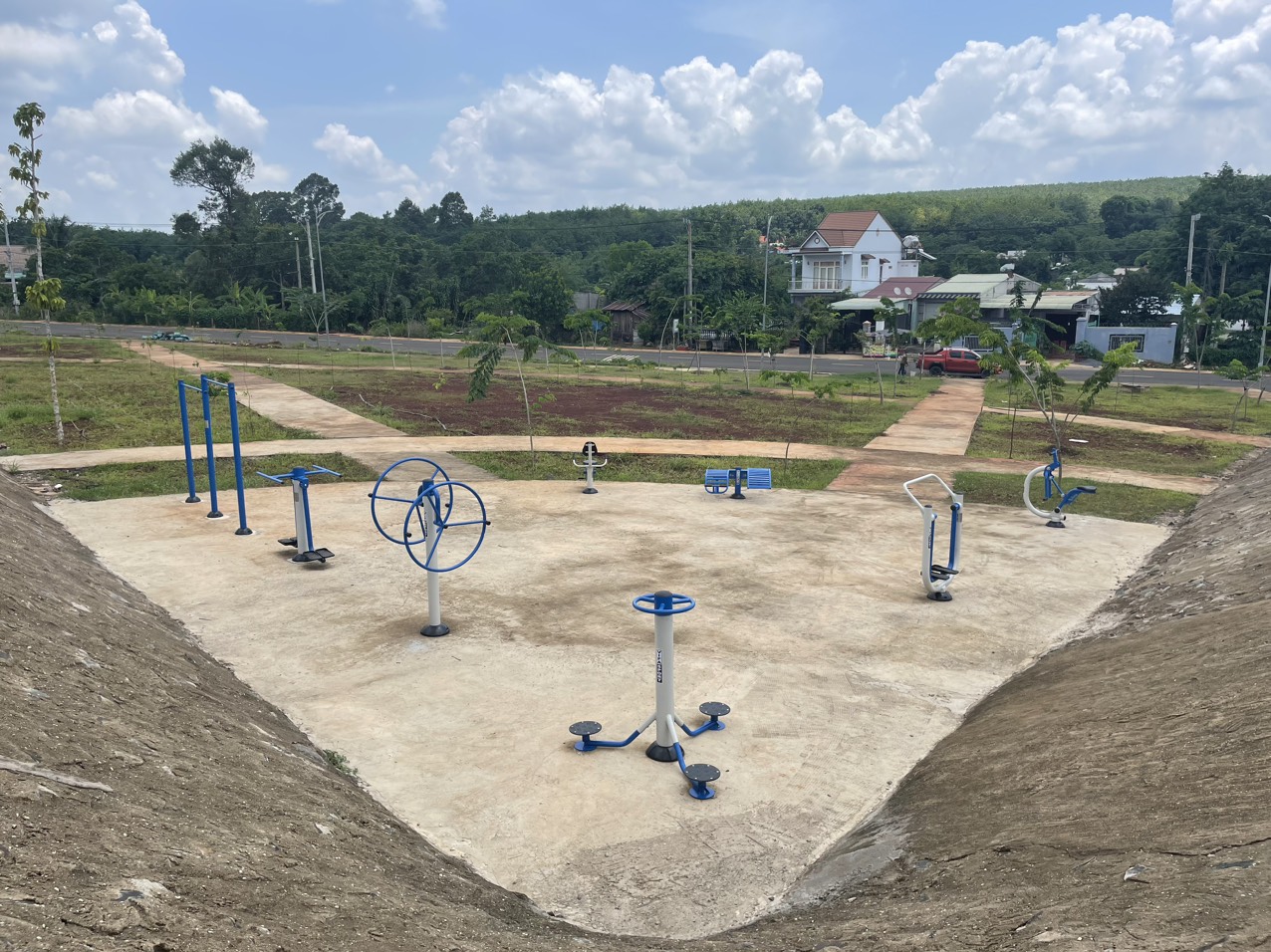 Diện tích sử dụng tối thiểu của từng thiết bị thể thao ngoài trời 1 Diện tích sử dụng tối thiểu của từng thiết bị thể thao ngoài trời