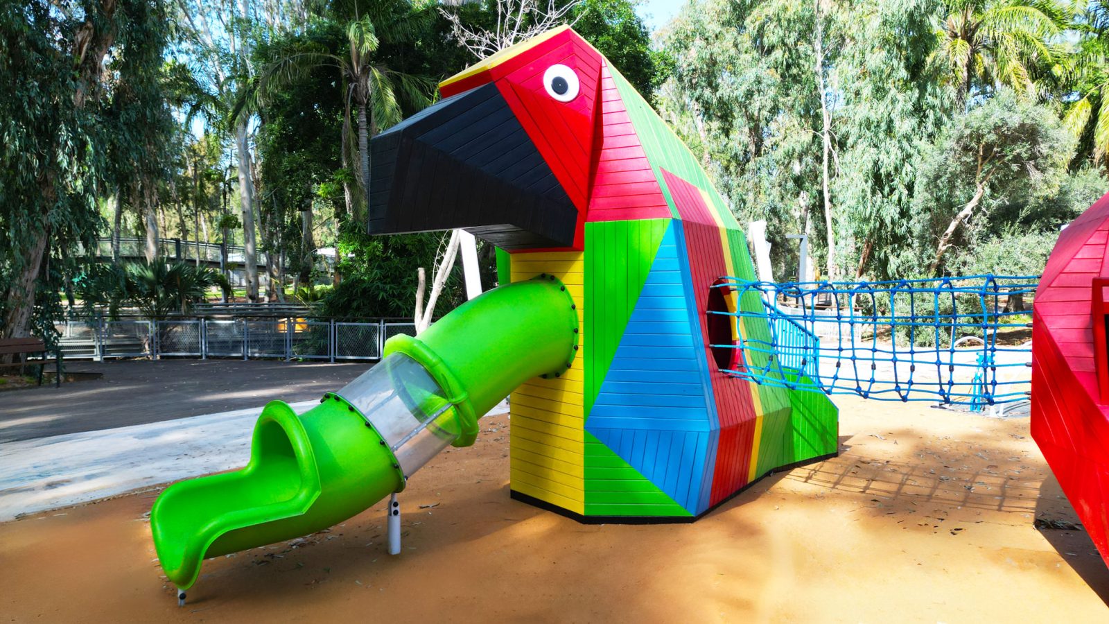 Nên xây sân chơi ngoài trời hay trong nhà tại nông thôn