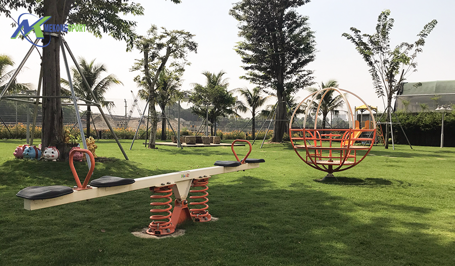 Các thiết bị khu vui chơi cho bé phù hợp lắp đặt ở vườn hoa công viên