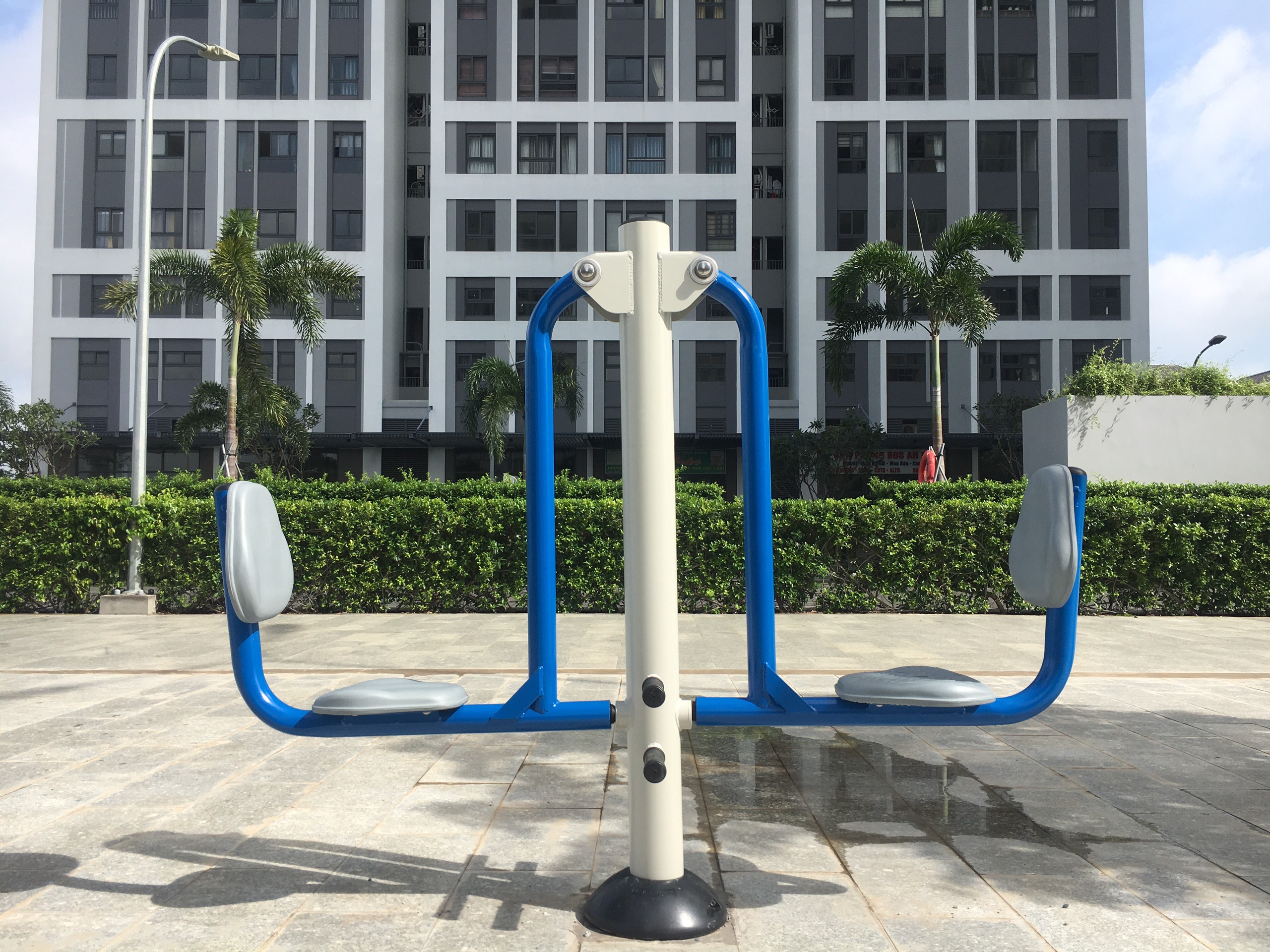 Tổng hợp các mẫu máy tập đạp chân ngoài trời