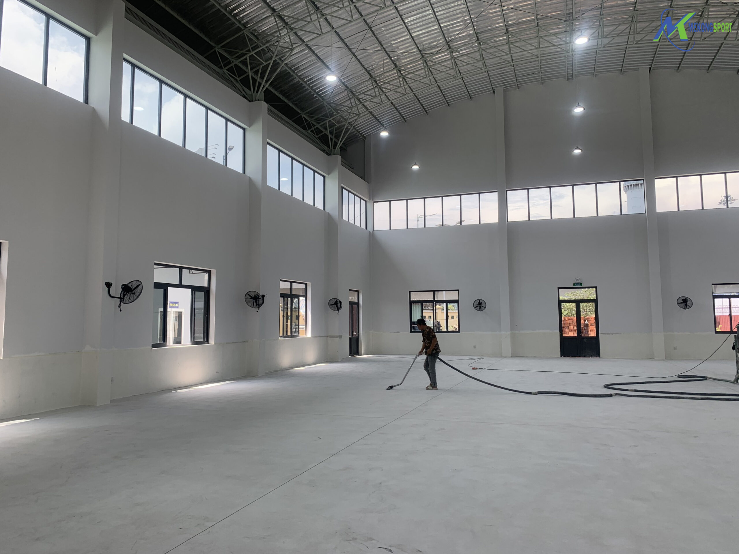 Tp. Ho chi minh – cung cap lap dat tham cau long dung cu cho nha thi dau da nang benh vien 175 1 mekongsport scaled