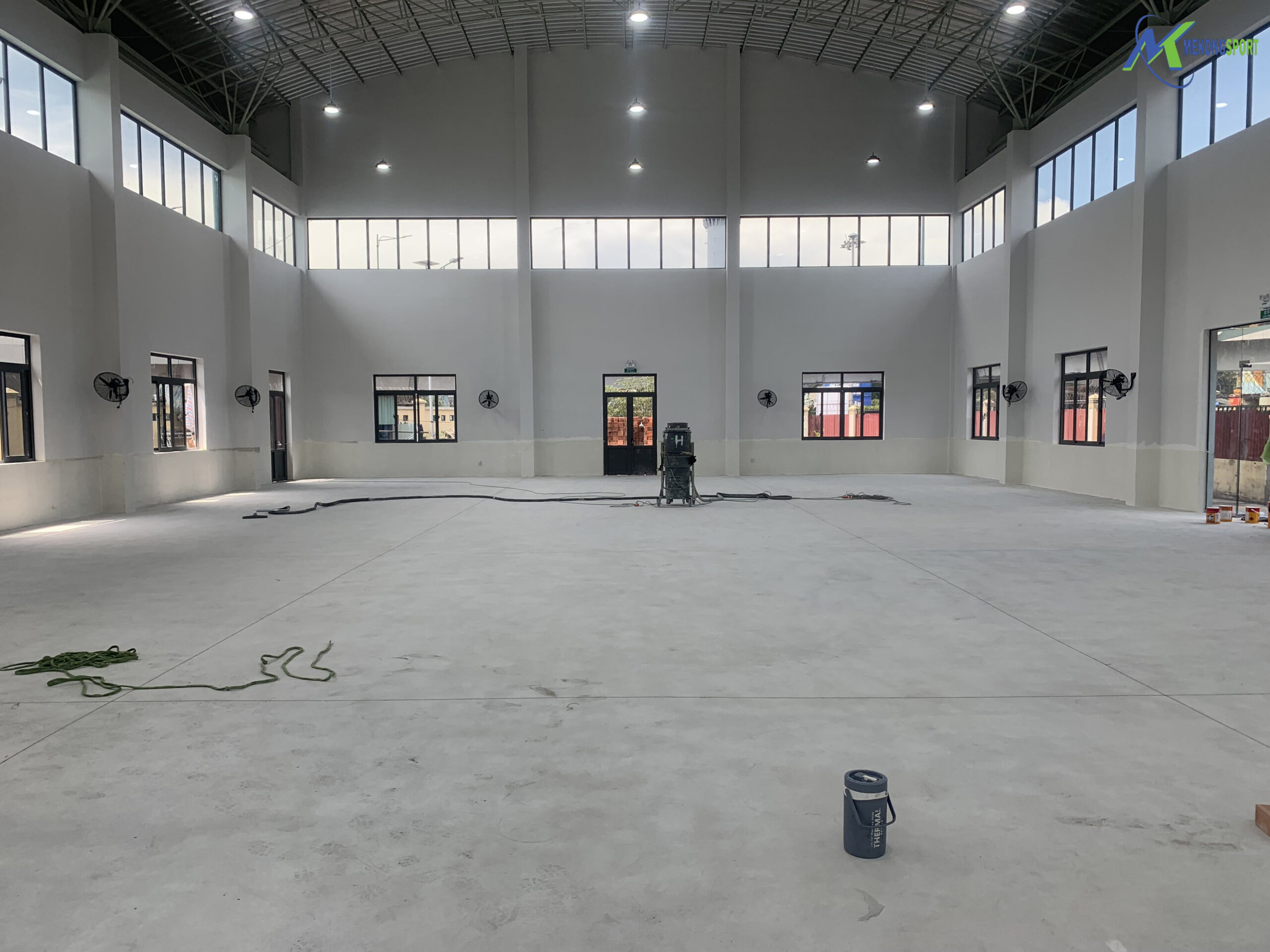 Tp. Ho chi minh – cung cap lap dat tham cau long dung cu cho nha thi dau da nang benh vien 175 mekongsport scaled