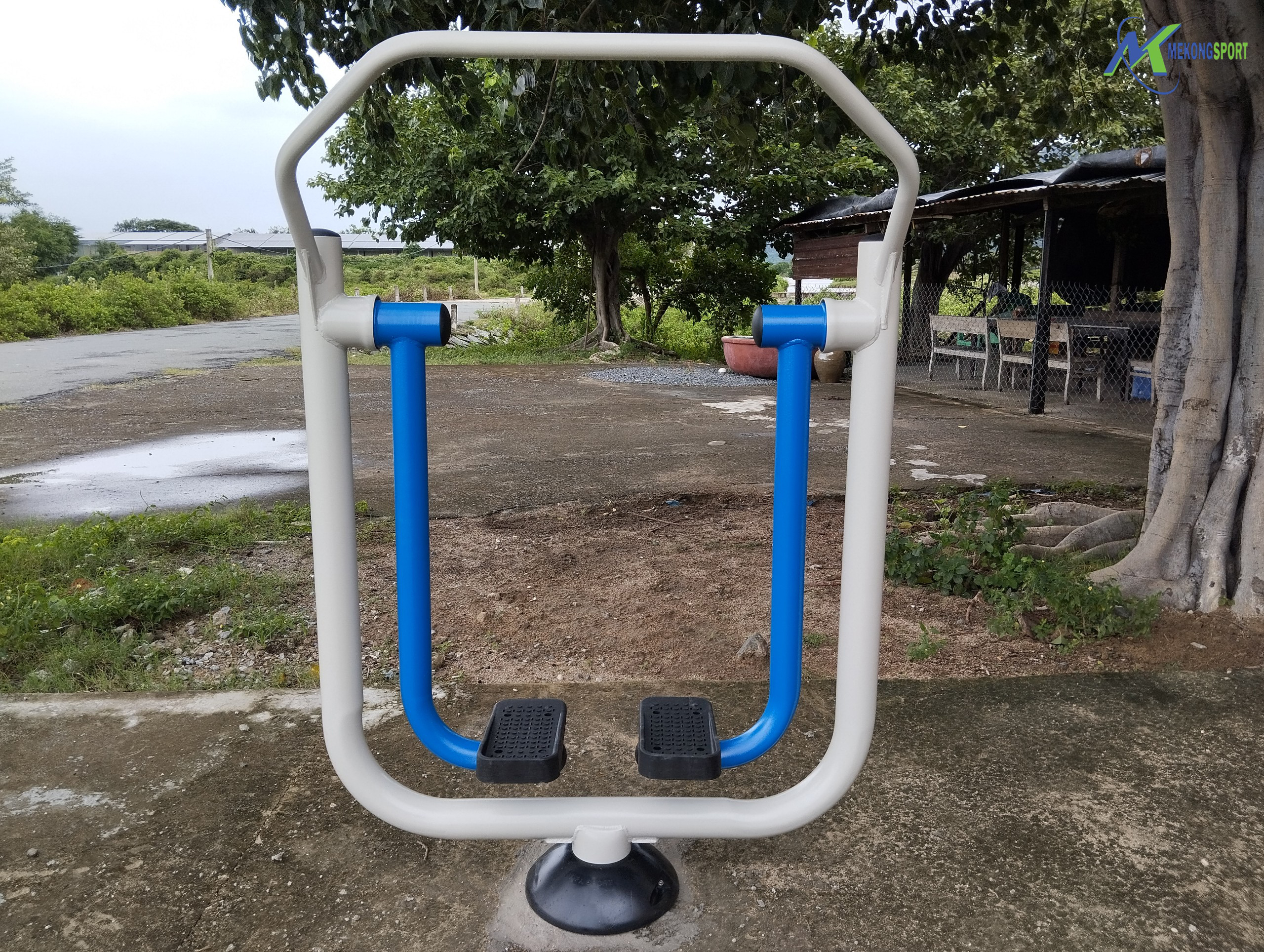 Di bo tren khong dia mekongsport