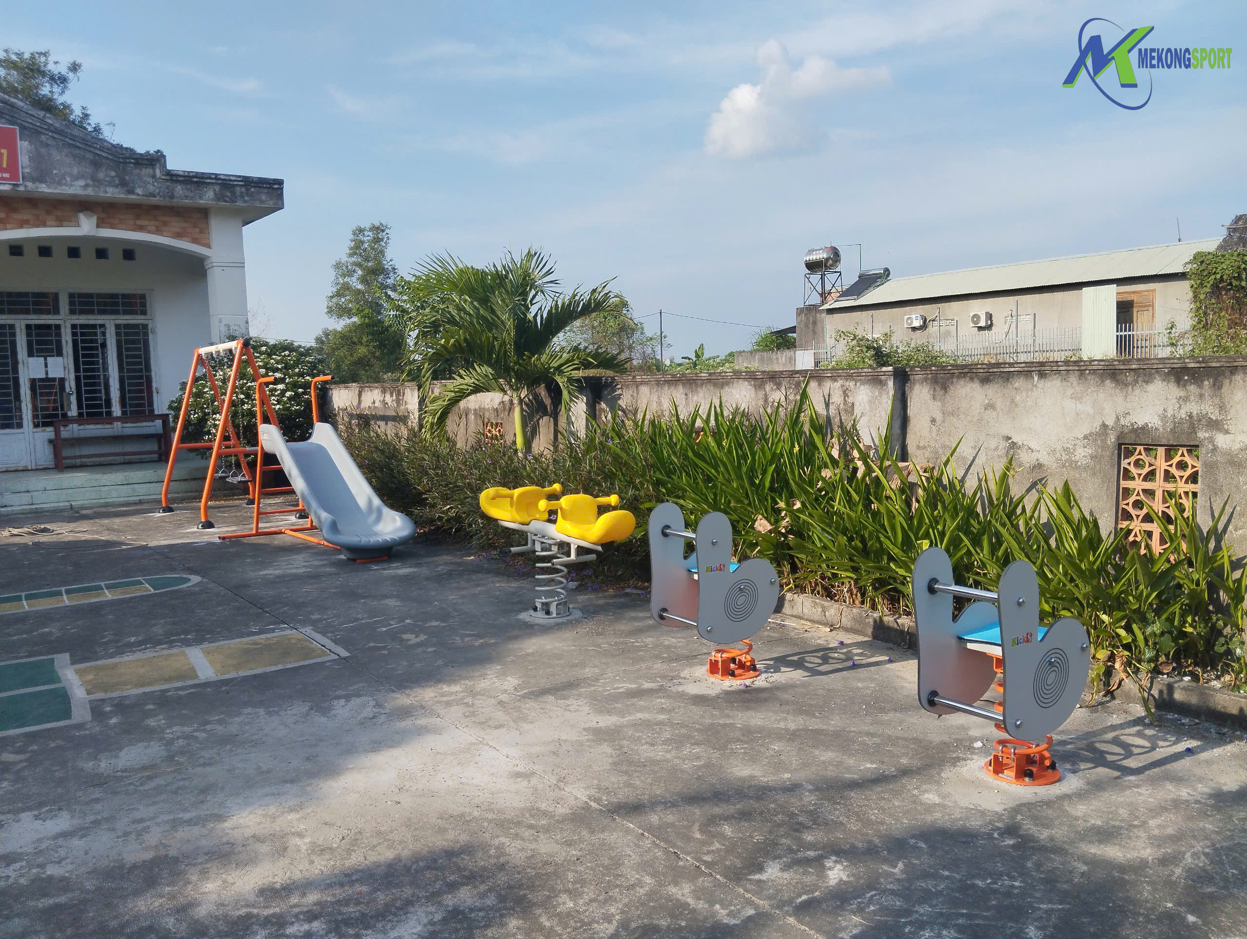 ĐỒNG NAI - GẦN 500 BỘ DỤNG CỤ TẬP THỂ DỤC CHO NGƯỜI LỚN VÀ TRÒ CHƠI TRẺ EM ĐƯỢC LẮP ĐẶT TẠI 90 ĐỊA ĐIỂM TRÊN ĐỊA BÀN HUYỆN VĨNH CỬU. 8 3