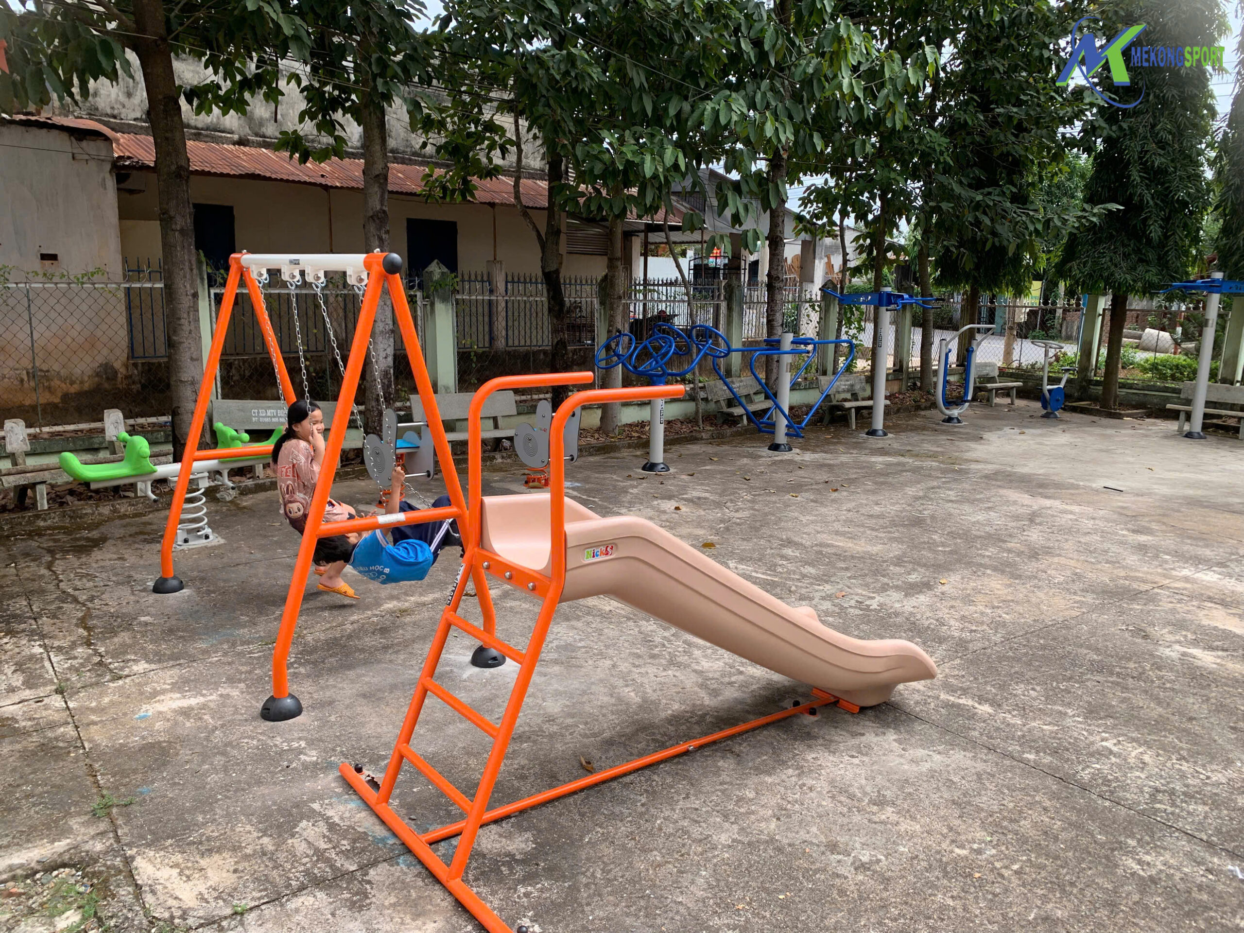 ĐỒNG NAI - GẦN 500 BỘ DỤNG CỤ TẬP THỂ DỤC CHO NGƯỜI LỚN VÀ TRÒ CHƠI TRẺ EM ĐƯỢC LẮP ĐẶT TẠI 90 ĐỊA ĐIỂM TRÊN ĐỊA BÀN HUYỆN VĨNH CỬU. 12 z6164023179177 dde9f66ef74c4eb76057120479430632 scaled