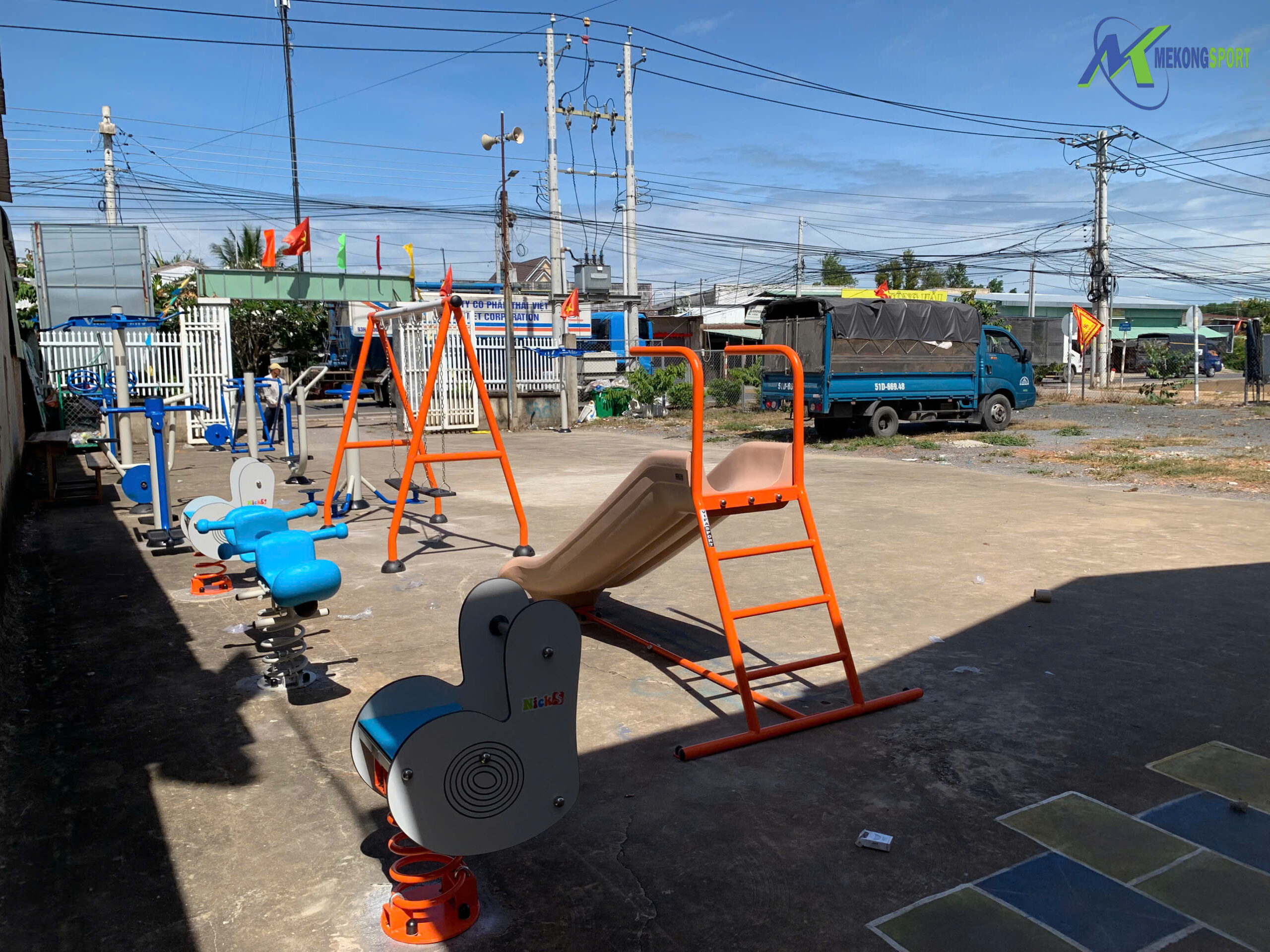 ĐỒNG NAI - GẦN 500 BỘ DỤNG CỤ TẬP THỂ DỤC CHO NGƯỜI LỚN VÀ TRÒ CHƠI TRẺ EM ĐƯỢC LẮP ĐẶT TẠI 90 ĐỊA ĐIỂM TRÊN ĐỊA BÀN HUYỆN VĨNH CỬU. 13 z6164229000517 c5fd75c7301dabc9055af9d7879784fa scaled