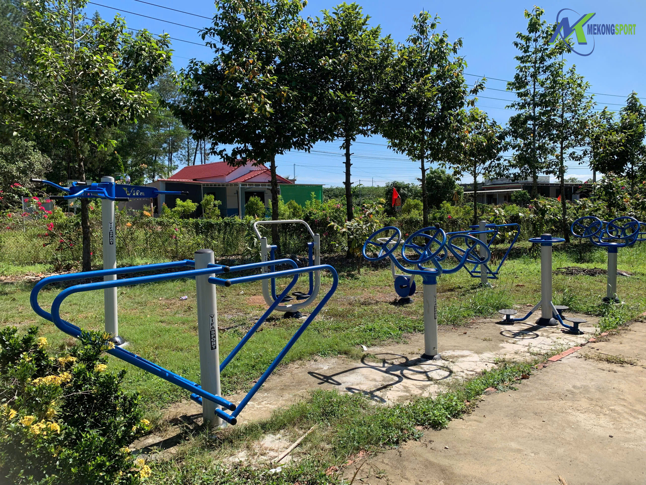 ĐỒNG NAI - GẦN 500 BỘ DỤNG CỤ TẬP THỂ DỤC CHO NGƯỜI LỚN VÀ TRÒ CHƠI TRẺ EM ĐƯỢC LẮP ĐẶT TẠI 90 ĐỊA ĐIỂM TRÊN ĐỊA BÀN HUYỆN VĨNH CỬU. 11 z6176890130305 0414f510313dbaf3f9792bdf2f084fc4 scaled
