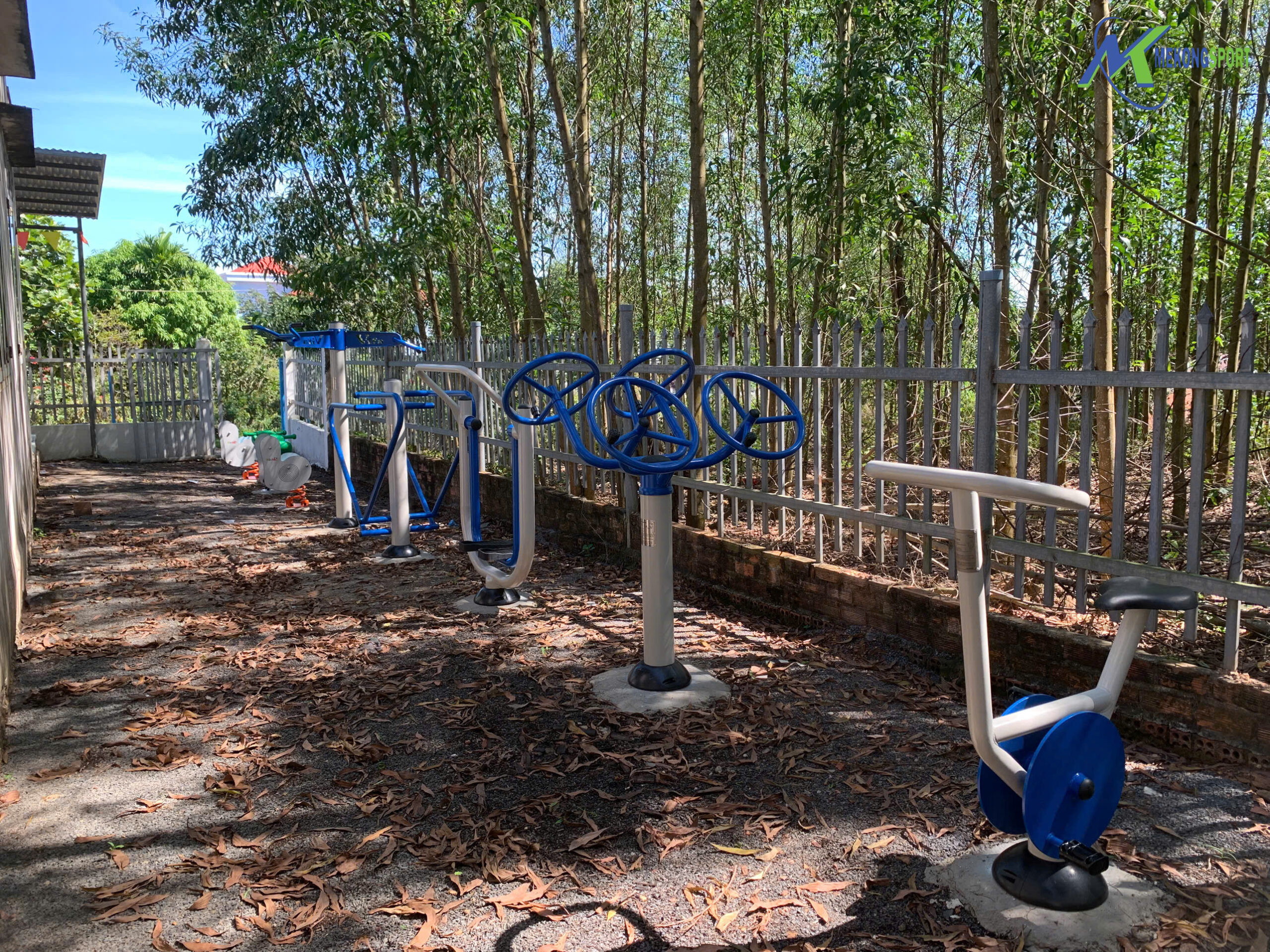 ĐỒNG NAI - GẦN 500 BỘ DỤNG CỤ TẬP THỂ DỤC CHO NGƯỜI LỚN VÀ TRÒ CHƠI TRẺ EM ĐƯỢC LẮP ĐẶT TẠI 90 ĐỊA ĐIỂM TRÊN ĐỊA BÀN HUYỆN VĨNH CỬU. 6 z6177009915667 184c2f8c6e08be14ec395eb999d1f61a scaled